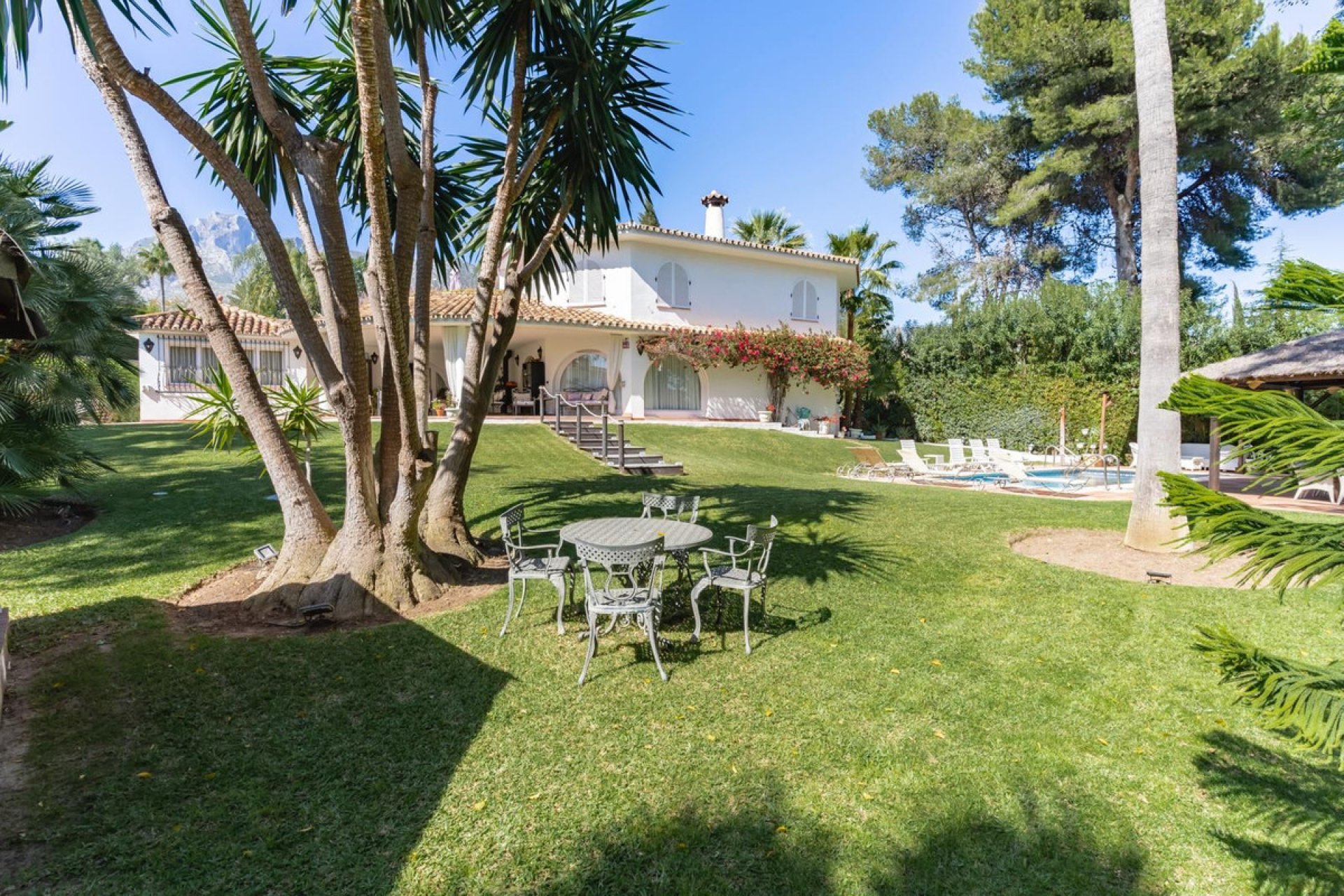 Resale - House - Detached Villa - Marbella - Nagüeles