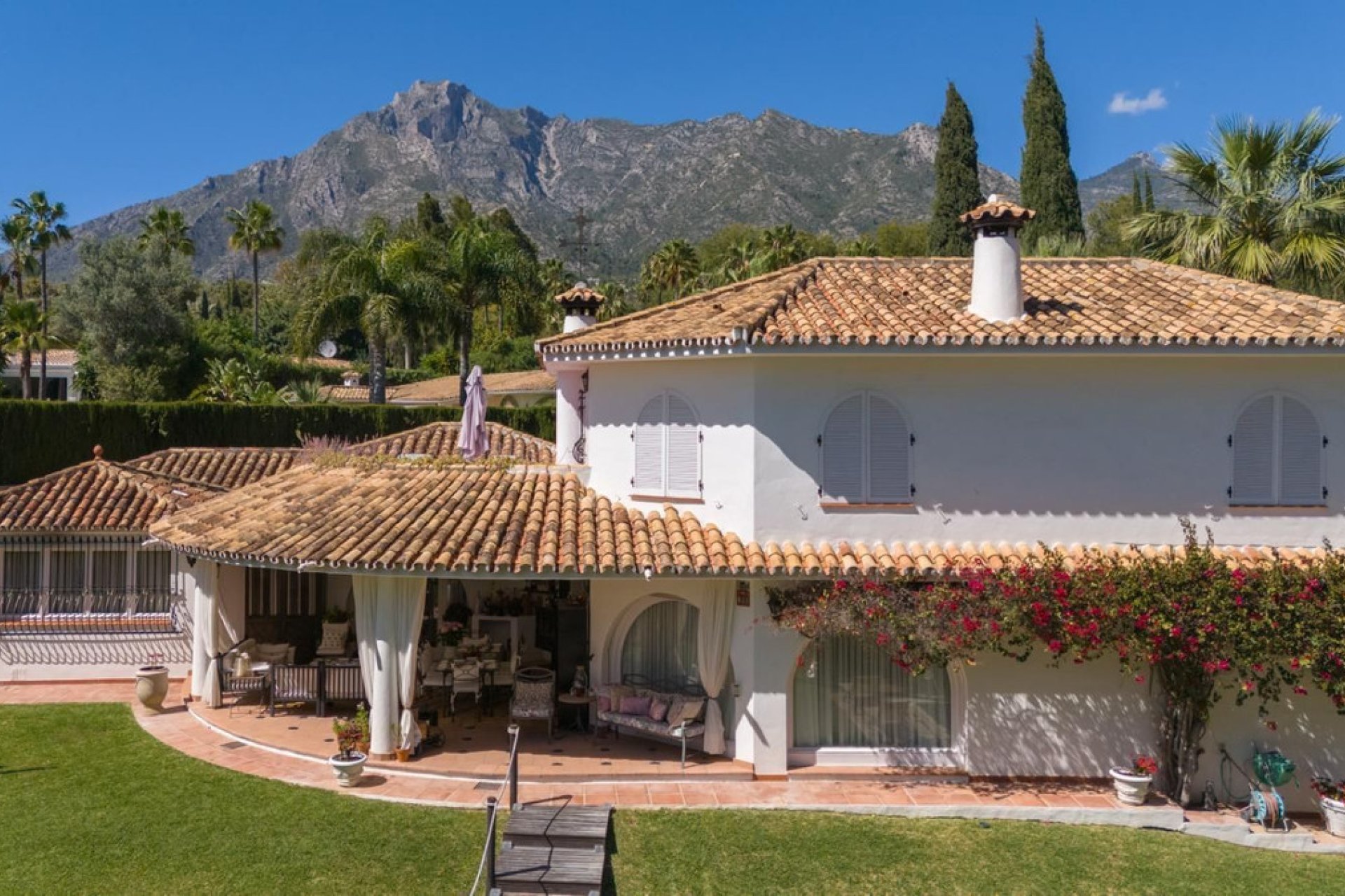 Resale - House - Detached Villa - Marbella - Nagüeles