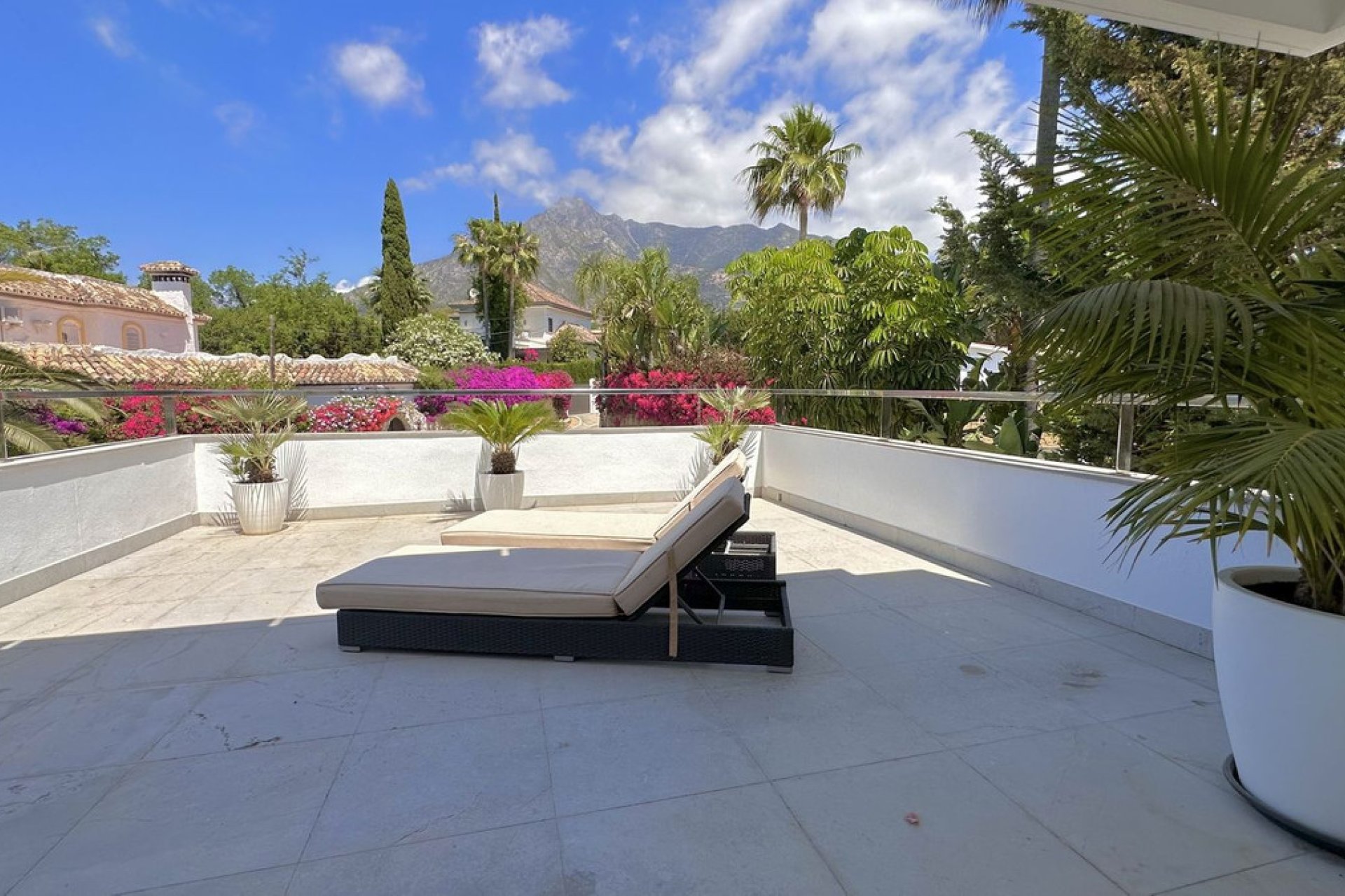 Resale - House - Detached Villa - Marbella - Nagüeles