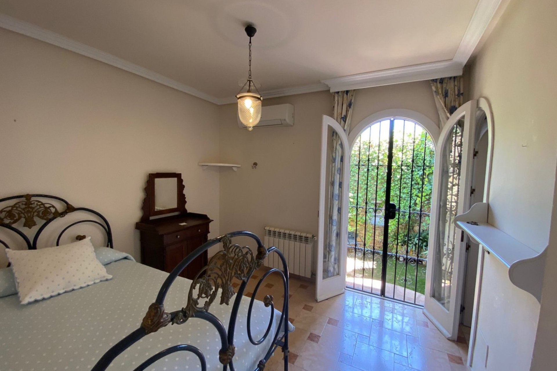 Resale - House - Detached Villa - Marbella - Nagüeles