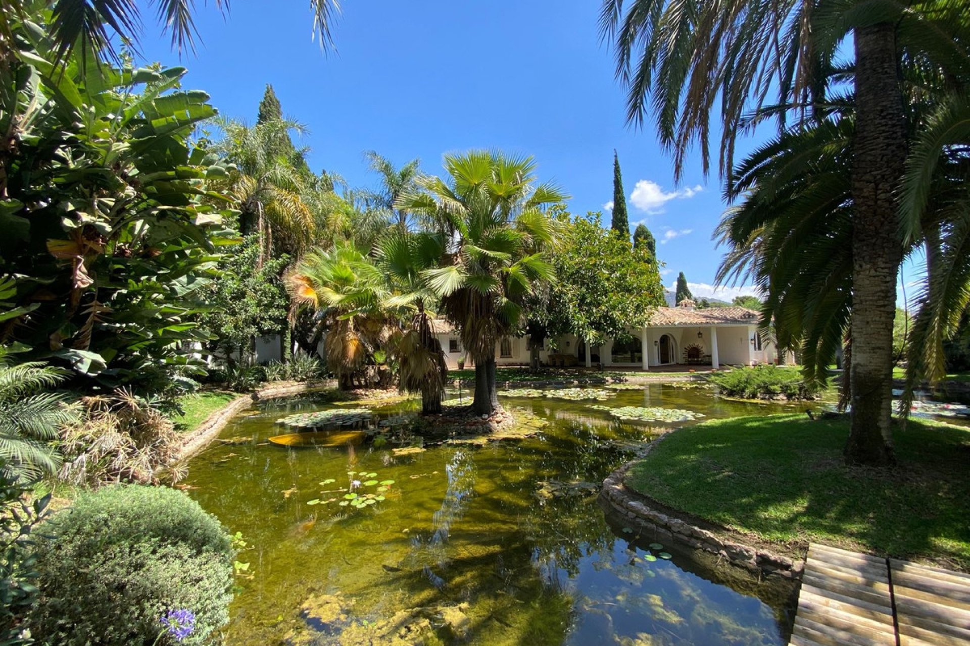 Resale - House - Detached Villa - Marbella - Nagüeles