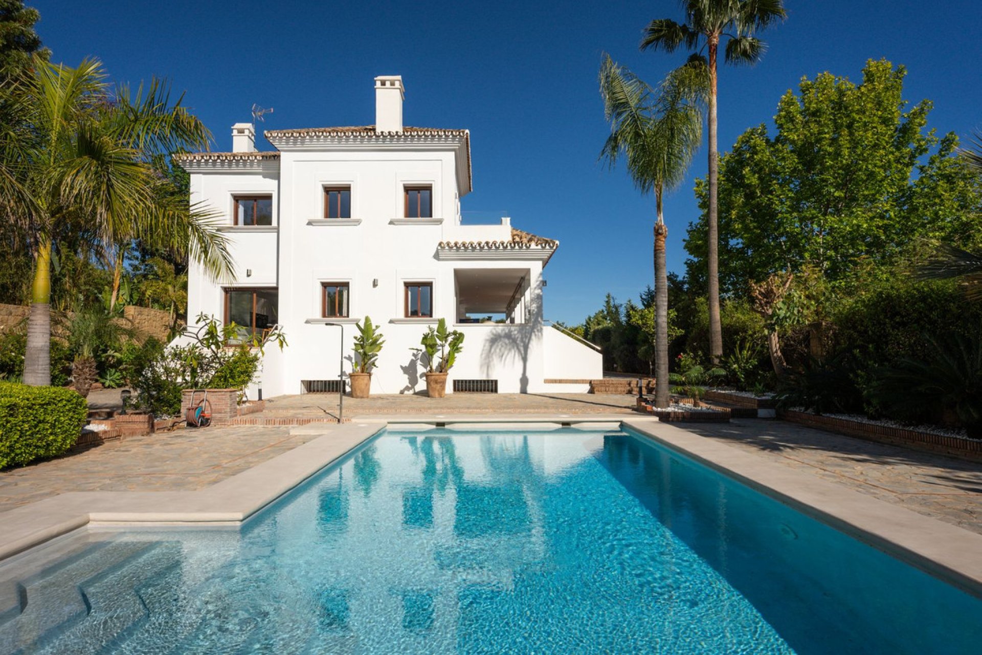 Resale - House - Detached Villa - Marbella - Nagüeles