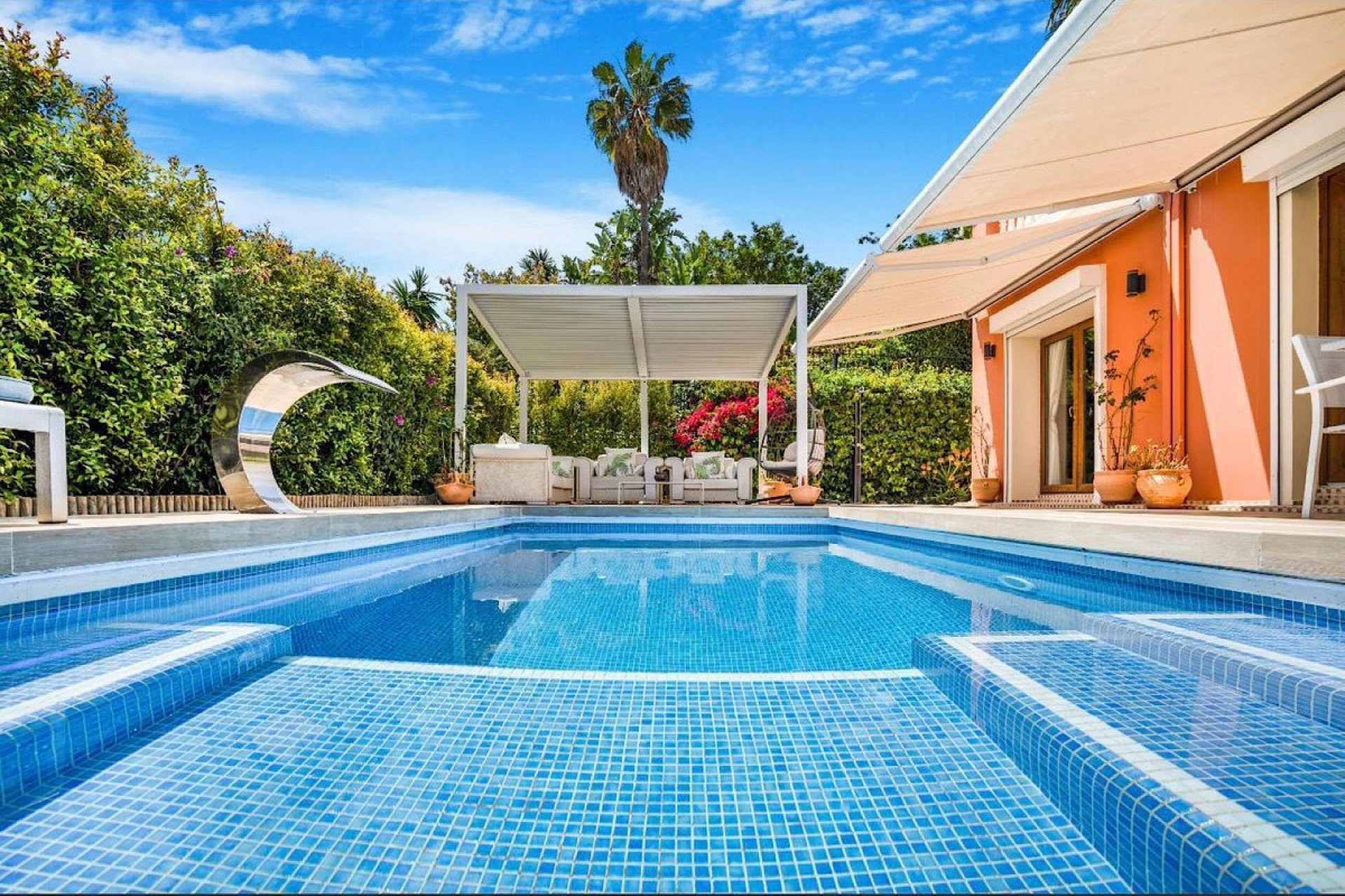 Resale - House - Detached Villa - Marbella - Nagüeles