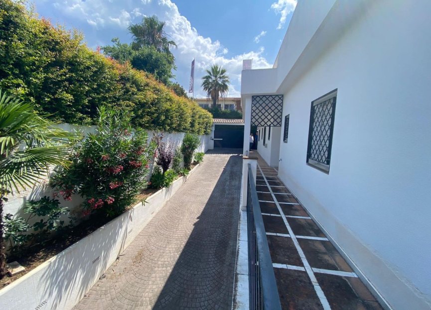 Resale - House - Detached Villa - Marbella - Nagüeles