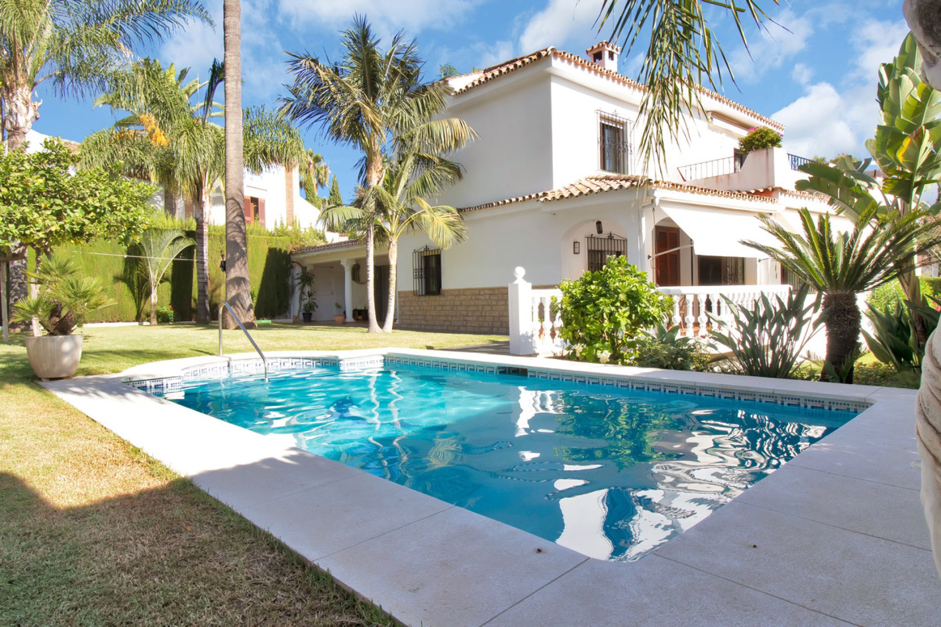 Resale - House - Detached Villa - Marbella - Nagüeles