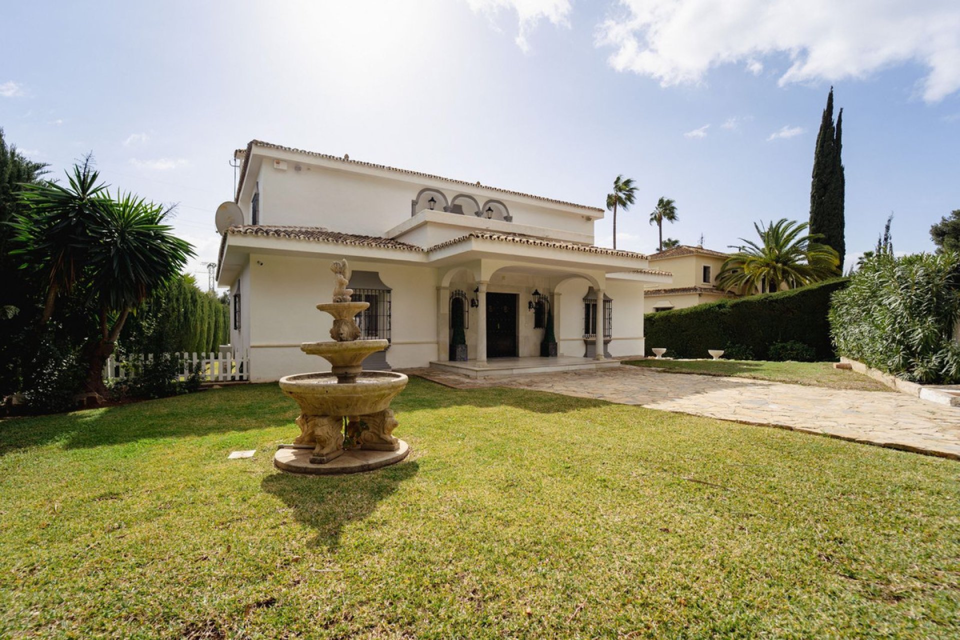 Resale - House - Detached Villa - Marbella - Nagüeles