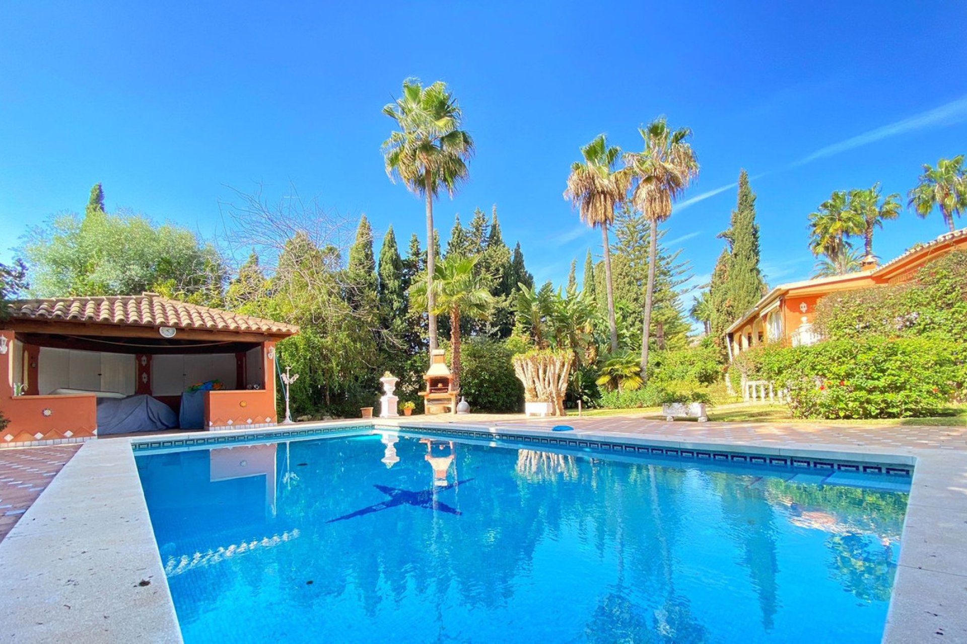 Resale - House - Detached Villa - Marbella - Nagüeles