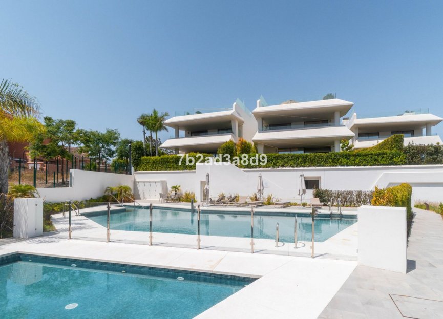 Resale - House - Detached Villa - Marbella - Nueva Andalucia