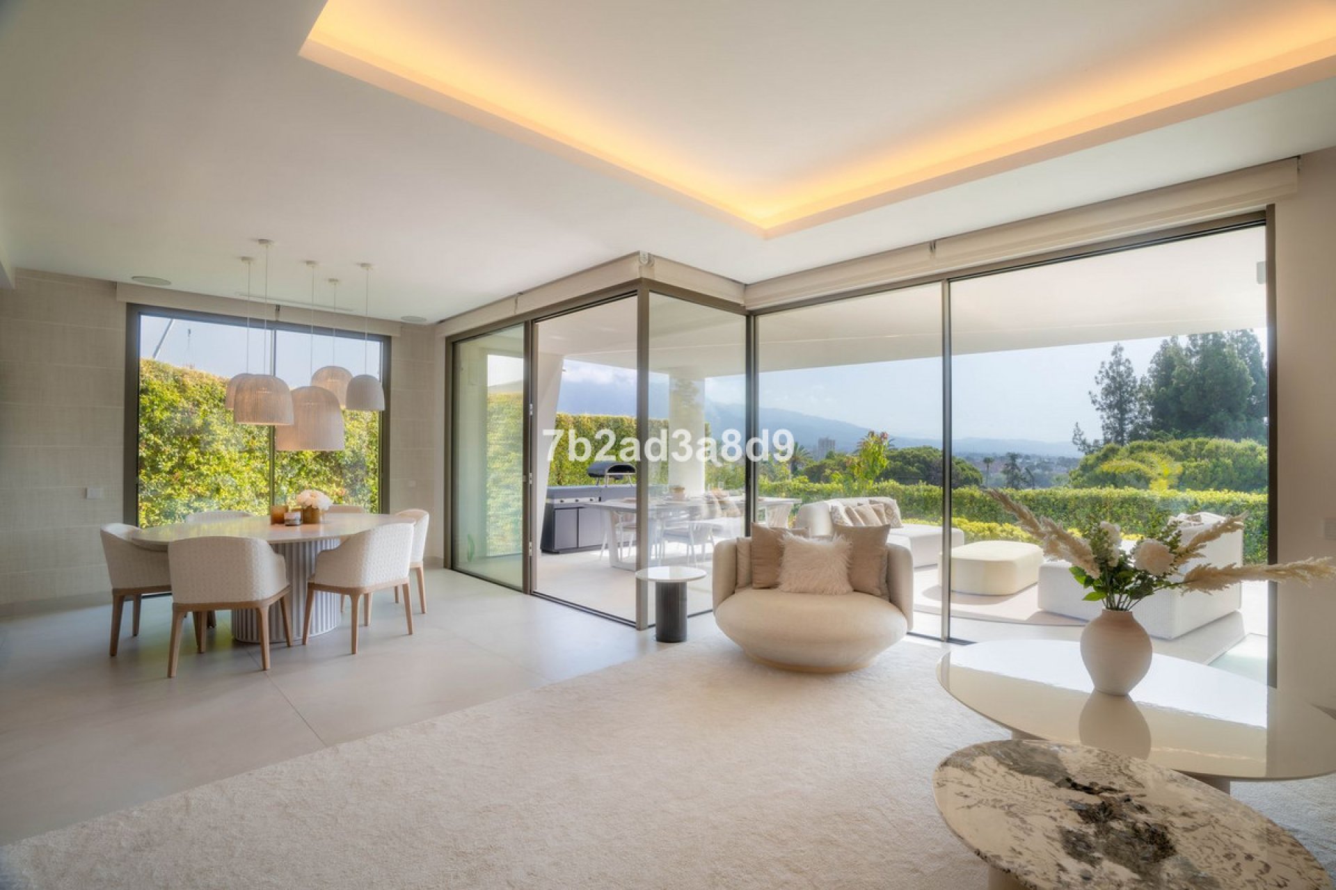 Resale - House - Detached Villa - Marbella - Nueva Andalucia