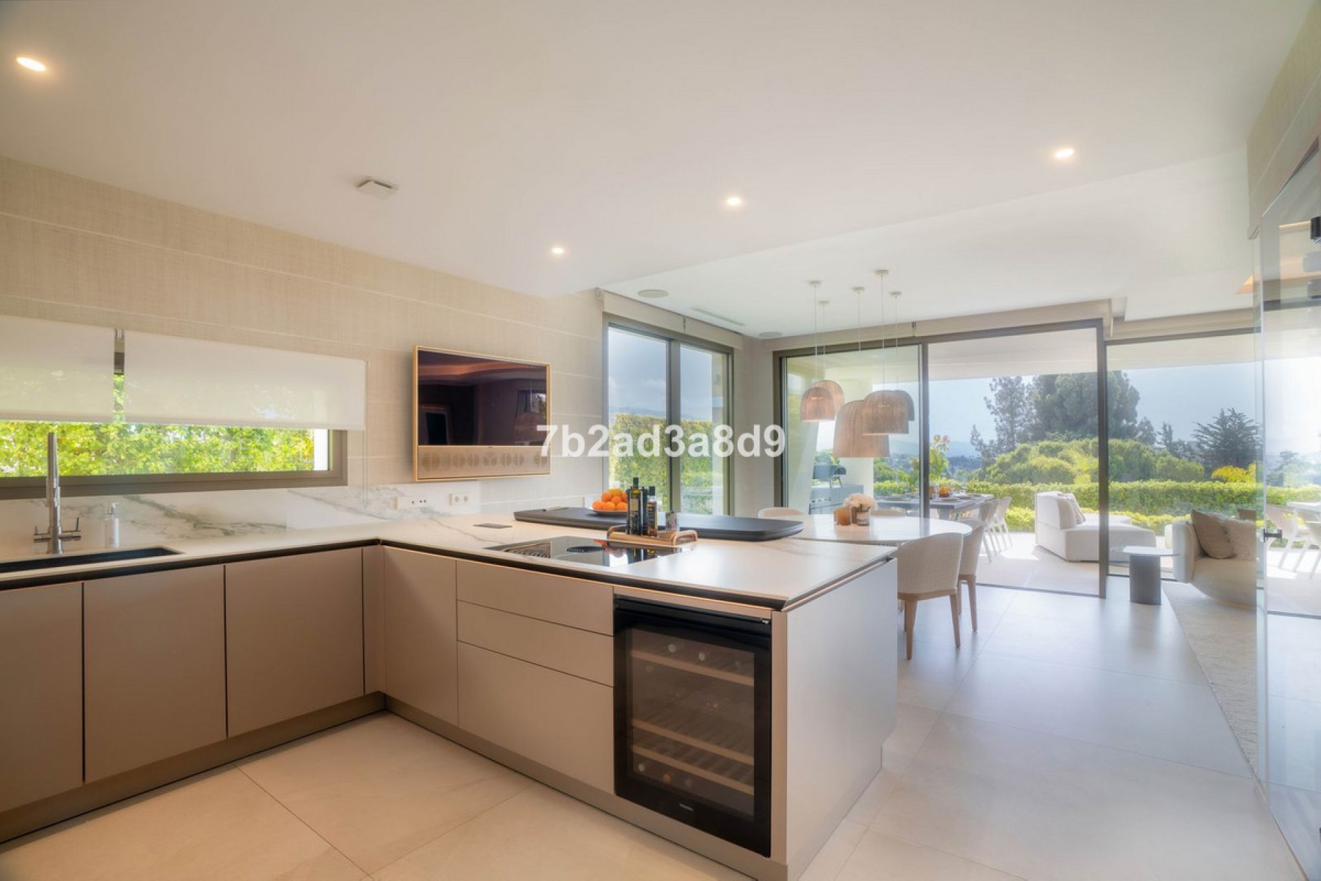 Resale - House - Detached Villa - Marbella - Nueva Andalucia