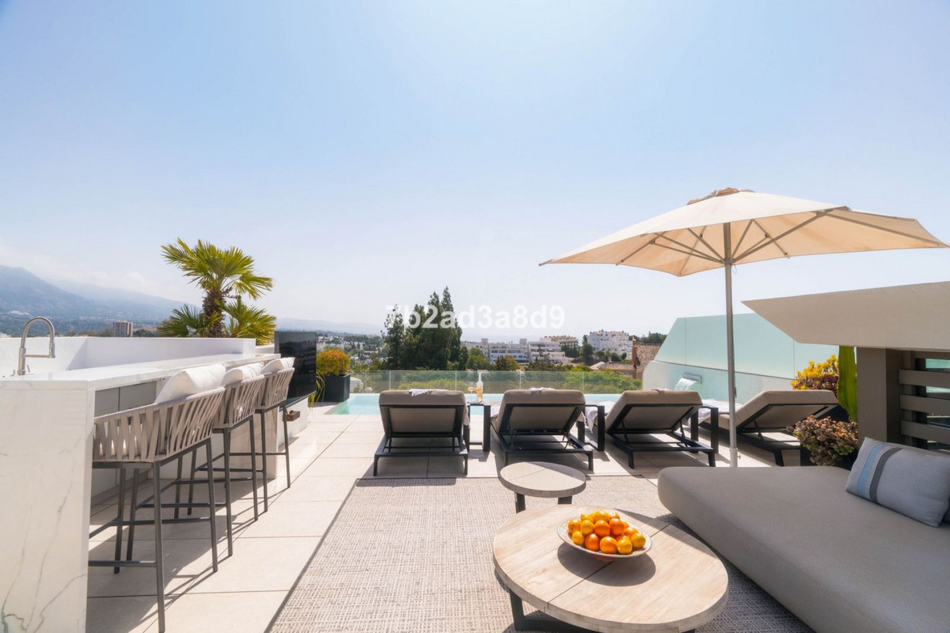 Resale - House - Detached Villa - Marbella - Nueva Andalucia