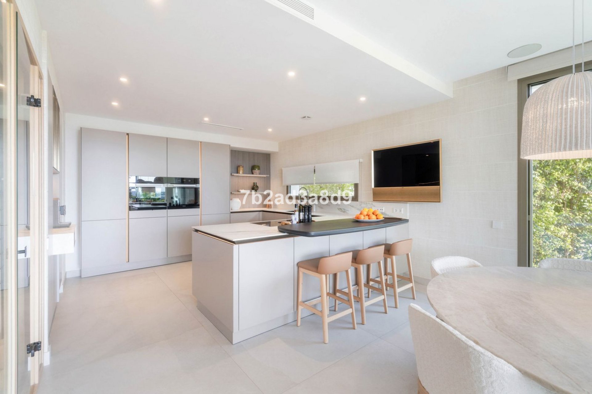 Resale - House - Detached Villa - Marbella - Nueva Andalucia