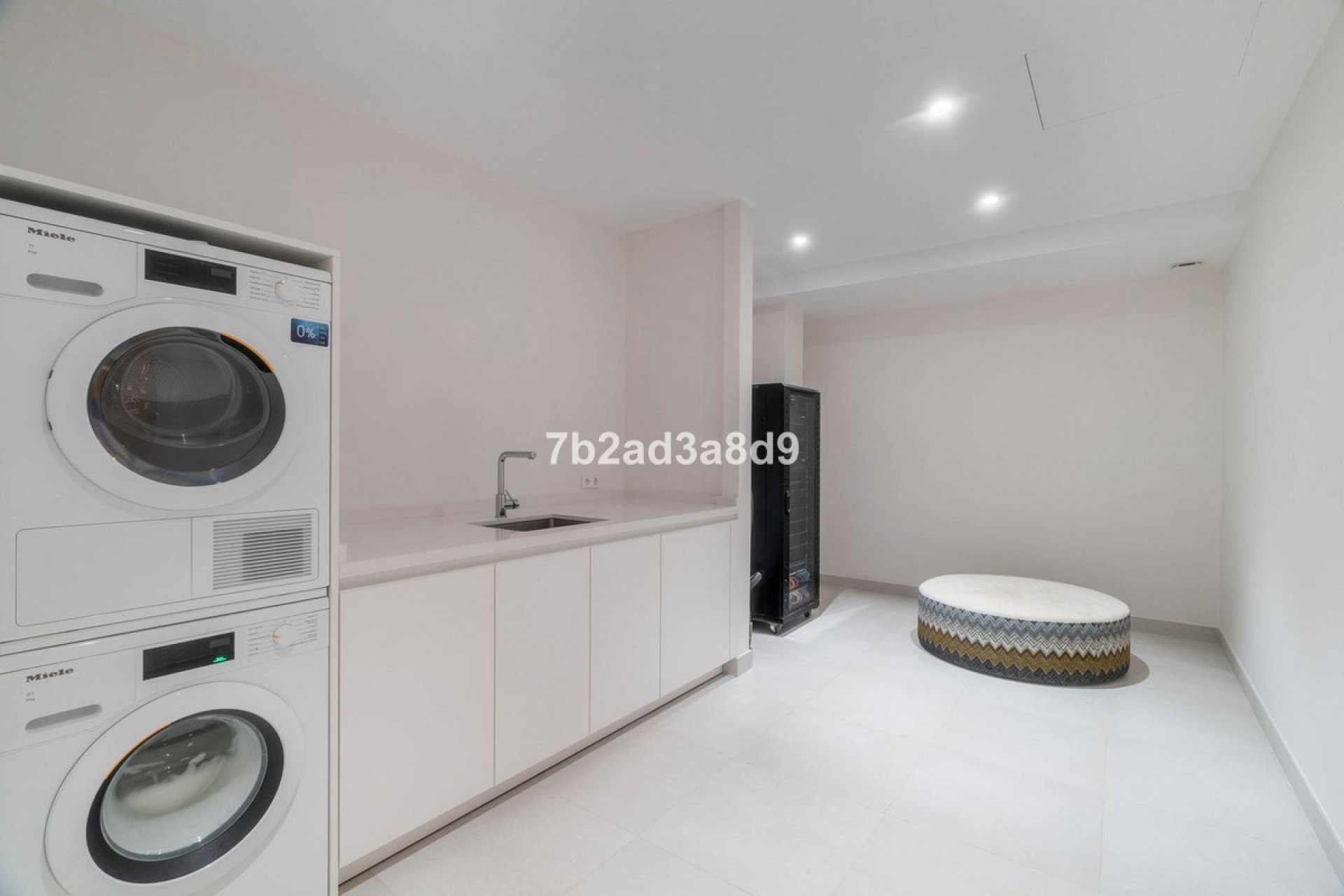 Resale - House - Detached Villa - Marbella - Nueva Andalucia