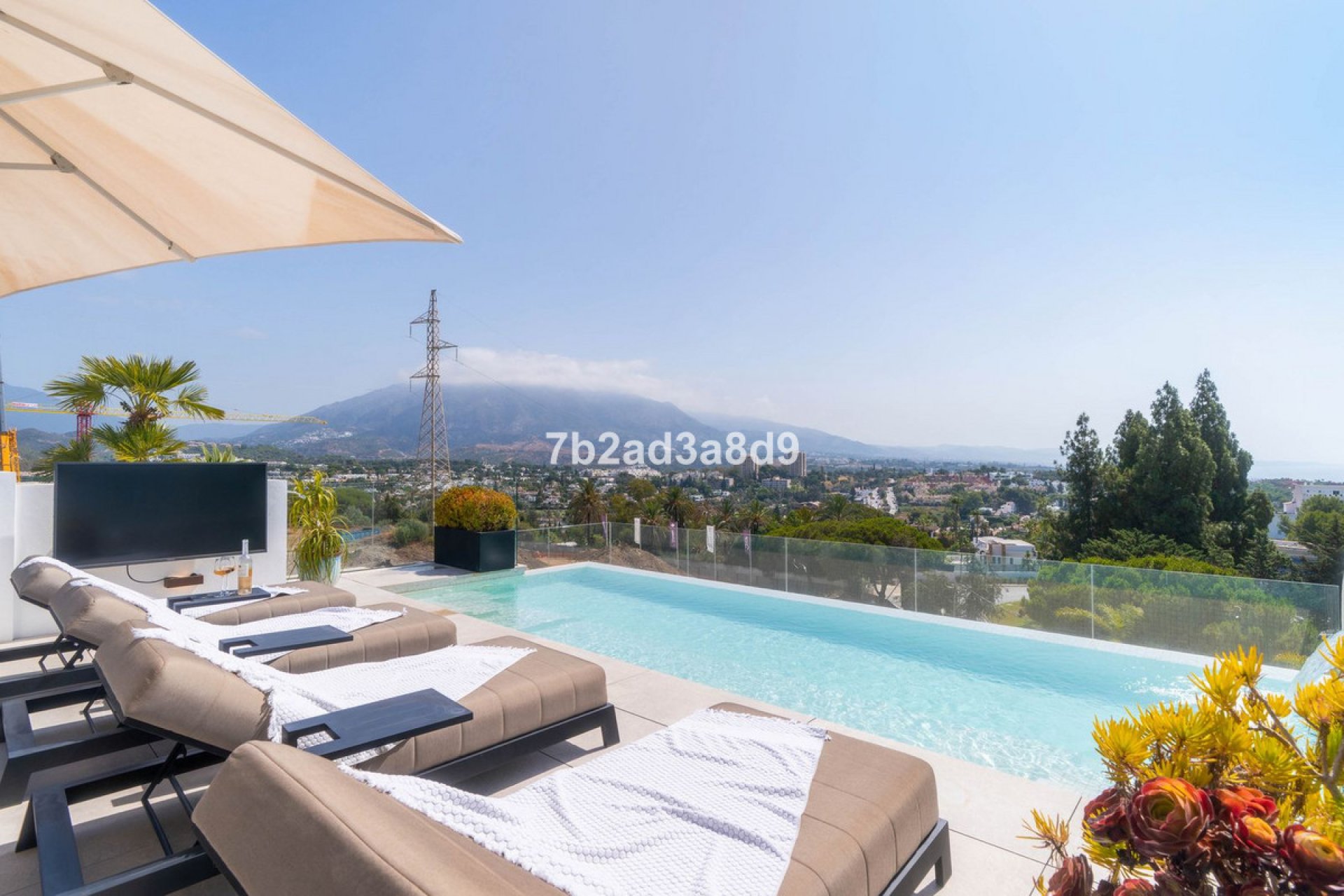 Resale - House - Detached Villa - Marbella - Nueva Andalucia