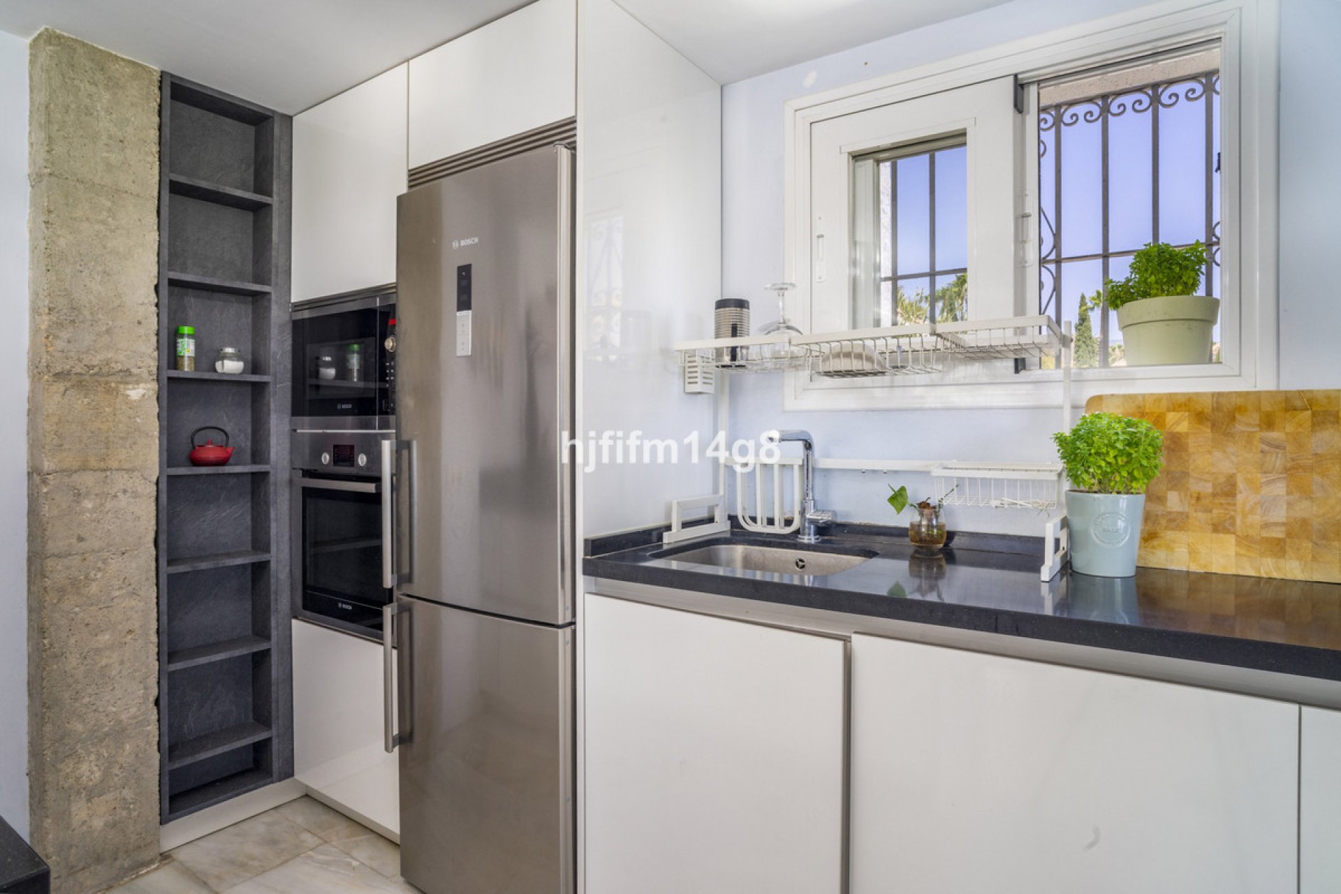 Resale - House - Detached Villa - Marbella - Nueva Andalucia