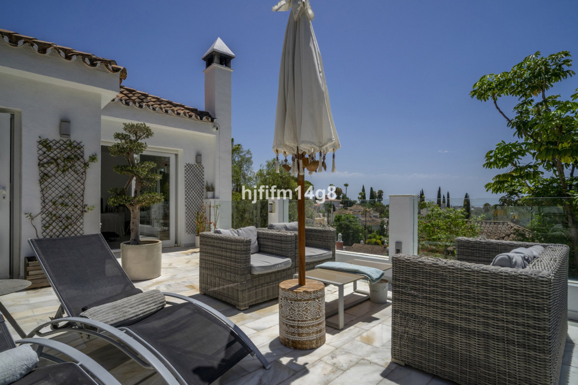 Resale - House - Detached Villa - Marbella - Nueva Andalucia