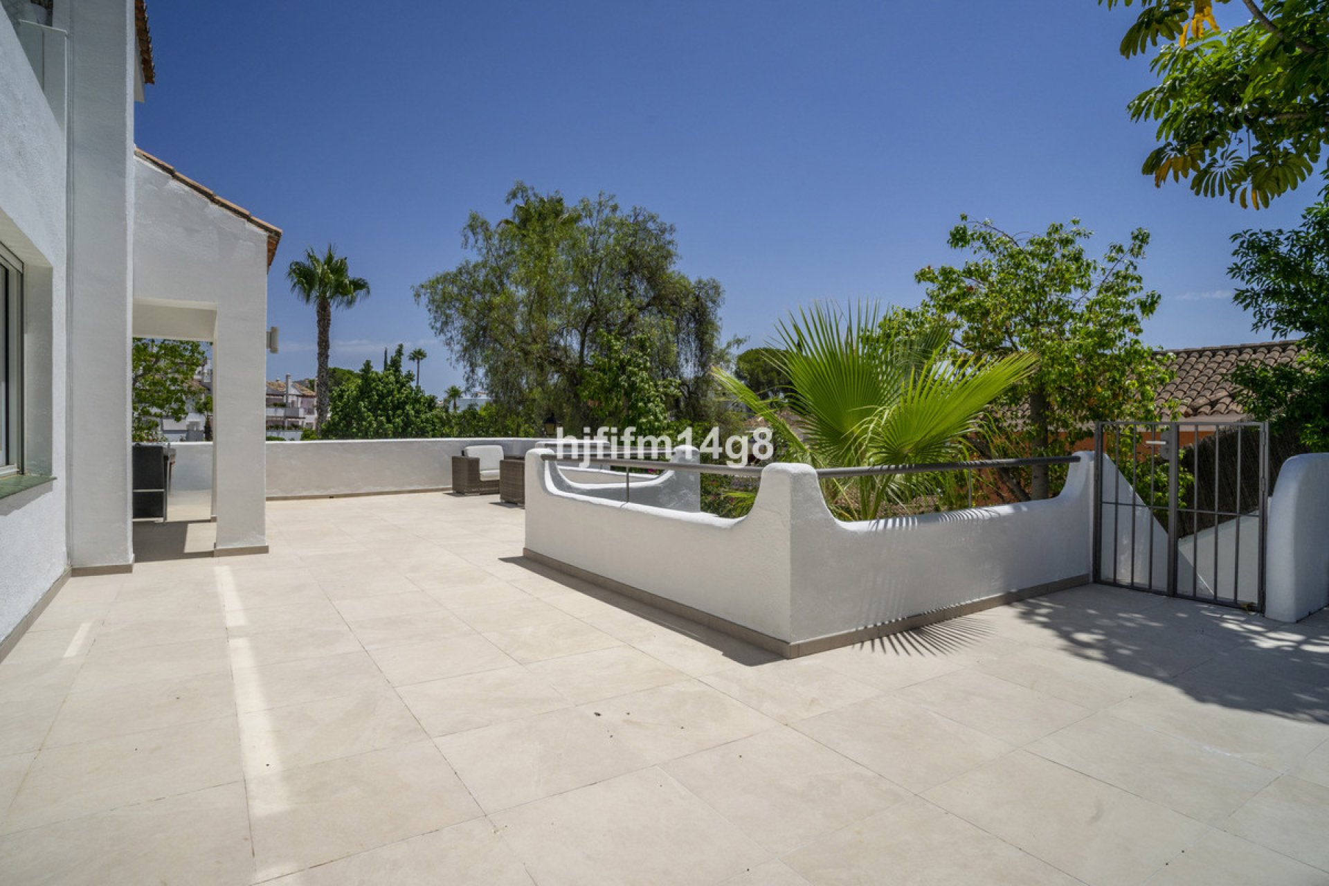 Resale - House - Detached Villa - Marbella - Nueva Andalucia