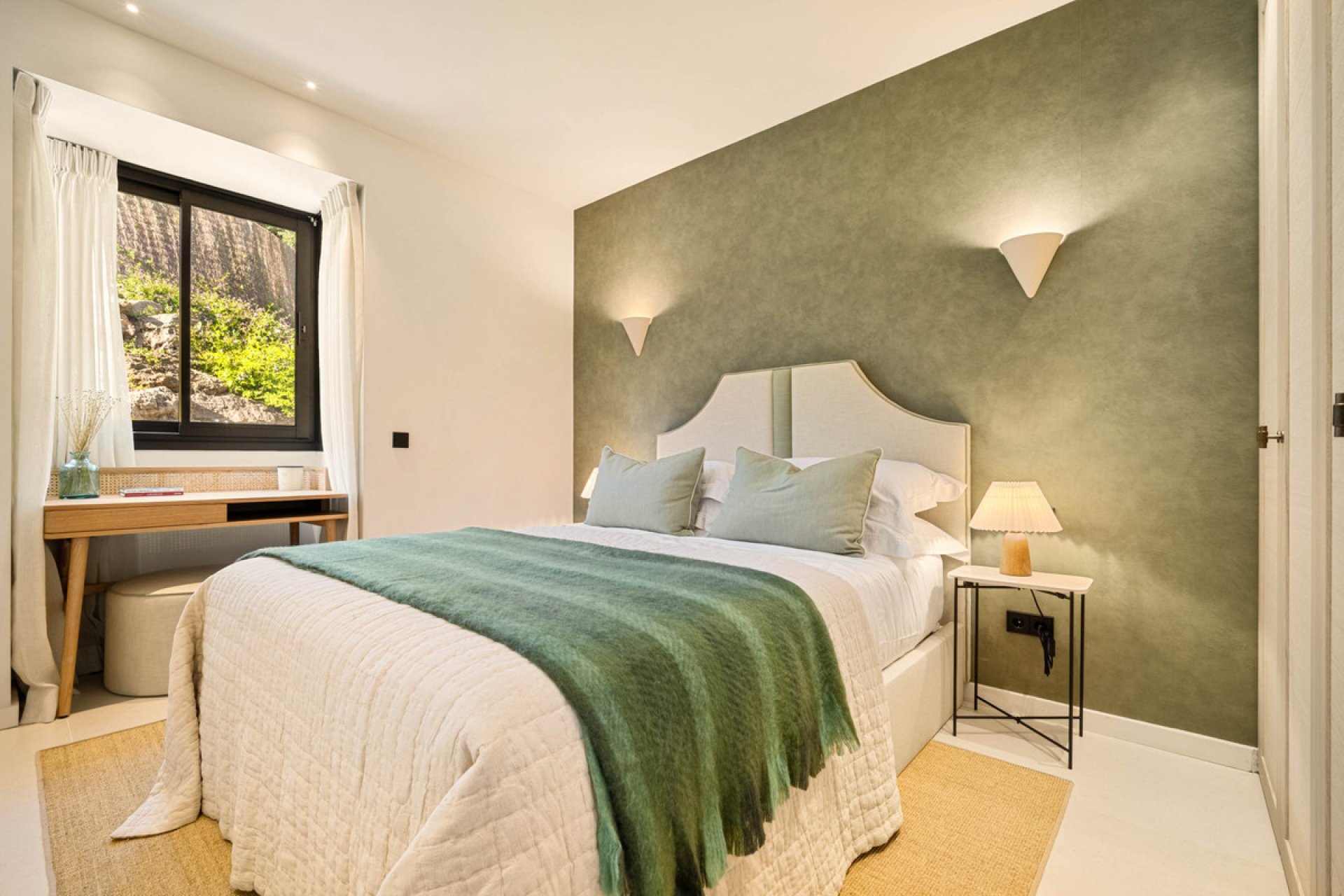 Resale - House - Detached Villa - Marbella - Nueva Andalucia