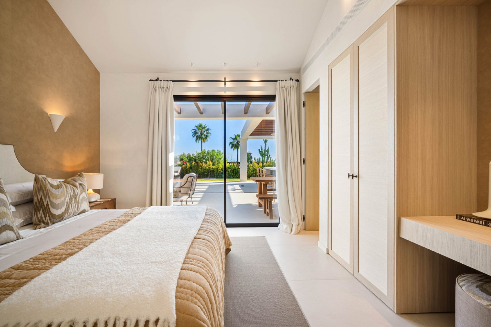 Resale - House - Detached Villa - Marbella - Nueva Andalucia