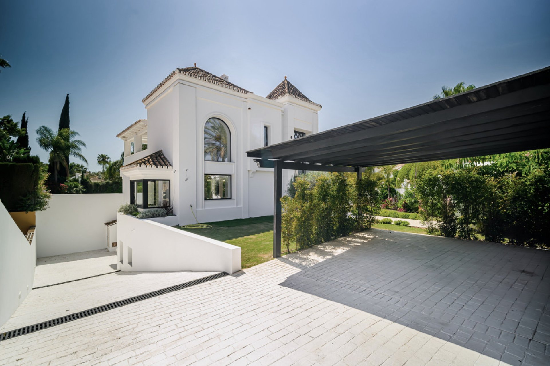 Resale - House - Detached Villa - Marbella - Nueva Andalucia