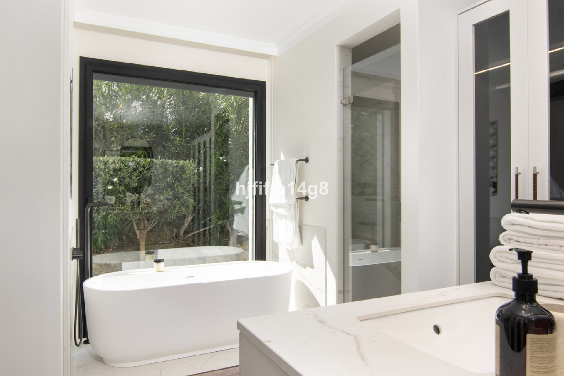 Resale - House - Detached Villa - Marbella - Nueva Andalucia