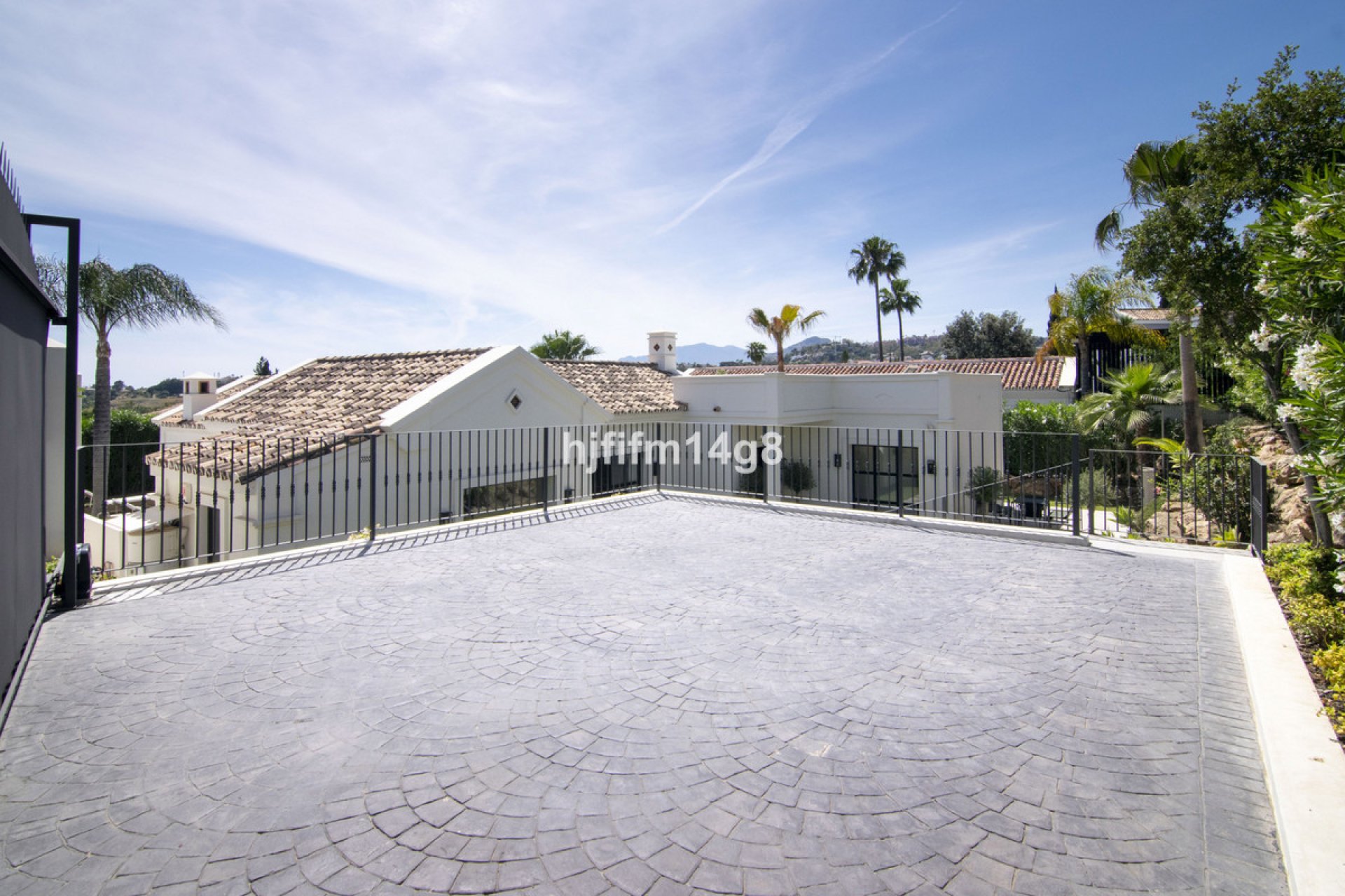 Resale - House - Detached Villa - Marbella - Nueva Andalucia