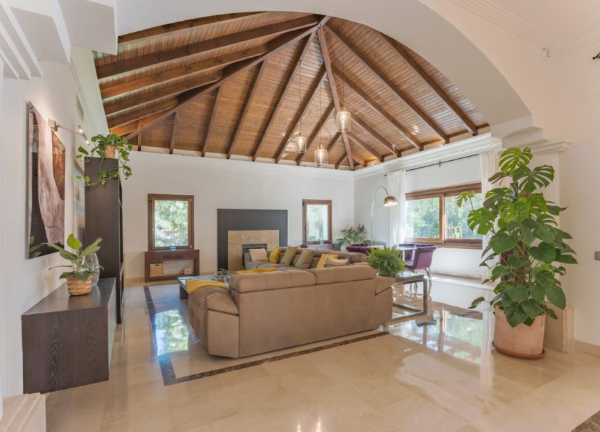 Resale - House - Detached Villa - Marbella - Nueva Andalucia