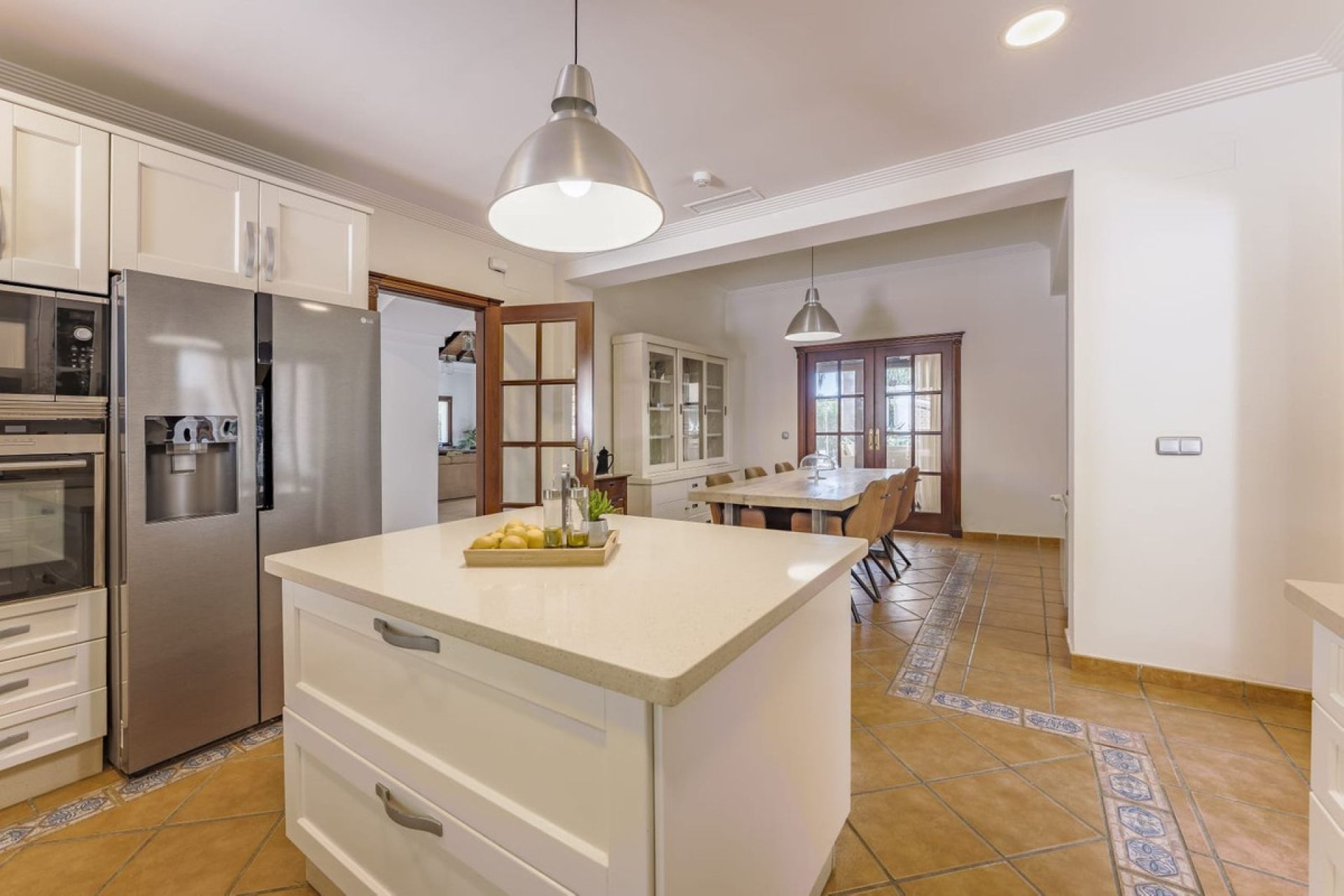 Resale - House - Detached Villa - Marbella - Nueva Andalucia