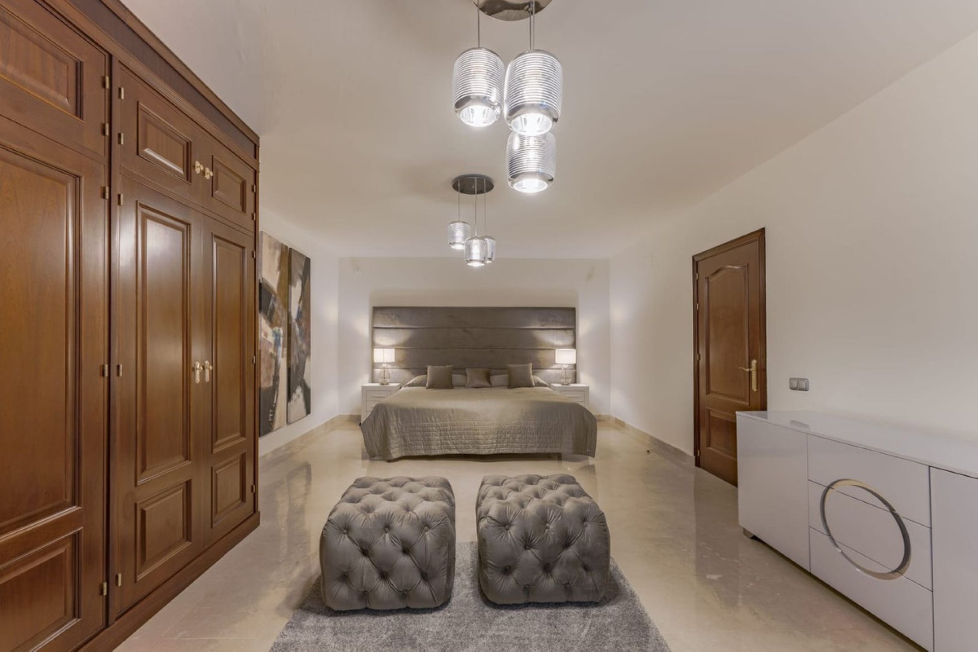 Resale - House - Detached Villa - Marbella - Nueva Andalucia