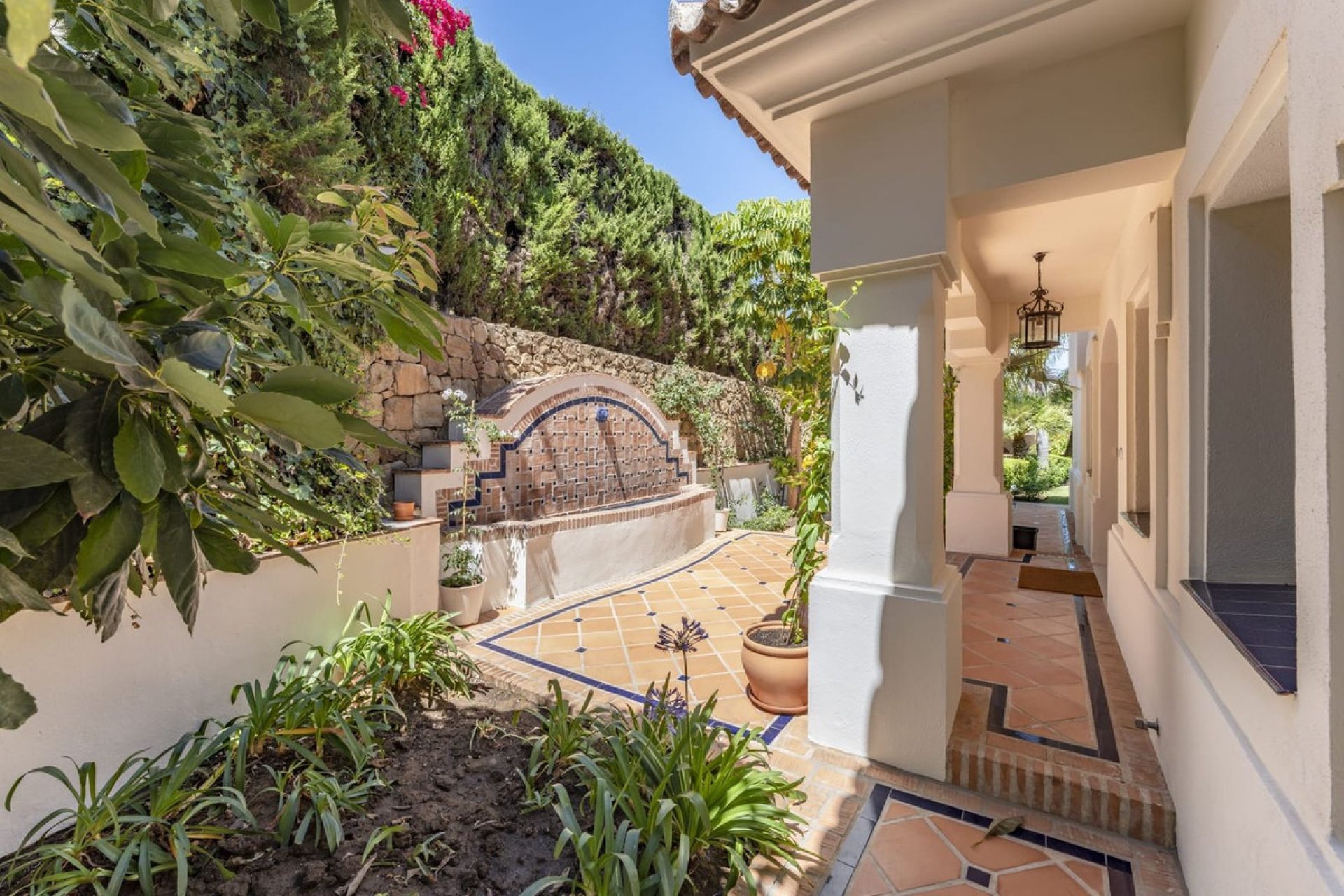 Resale - House - Detached Villa - Marbella - Nueva Andalucia