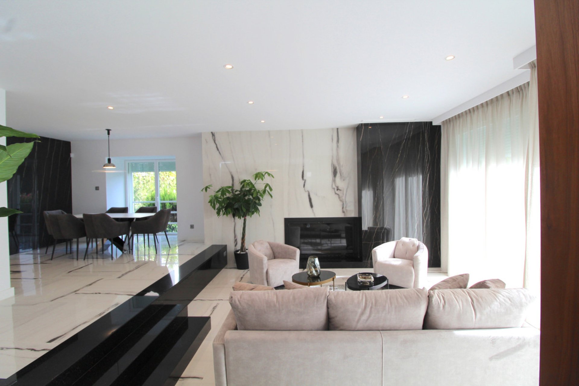 Resale - House - Detached Villa - Marbella - Nueva Andalucia