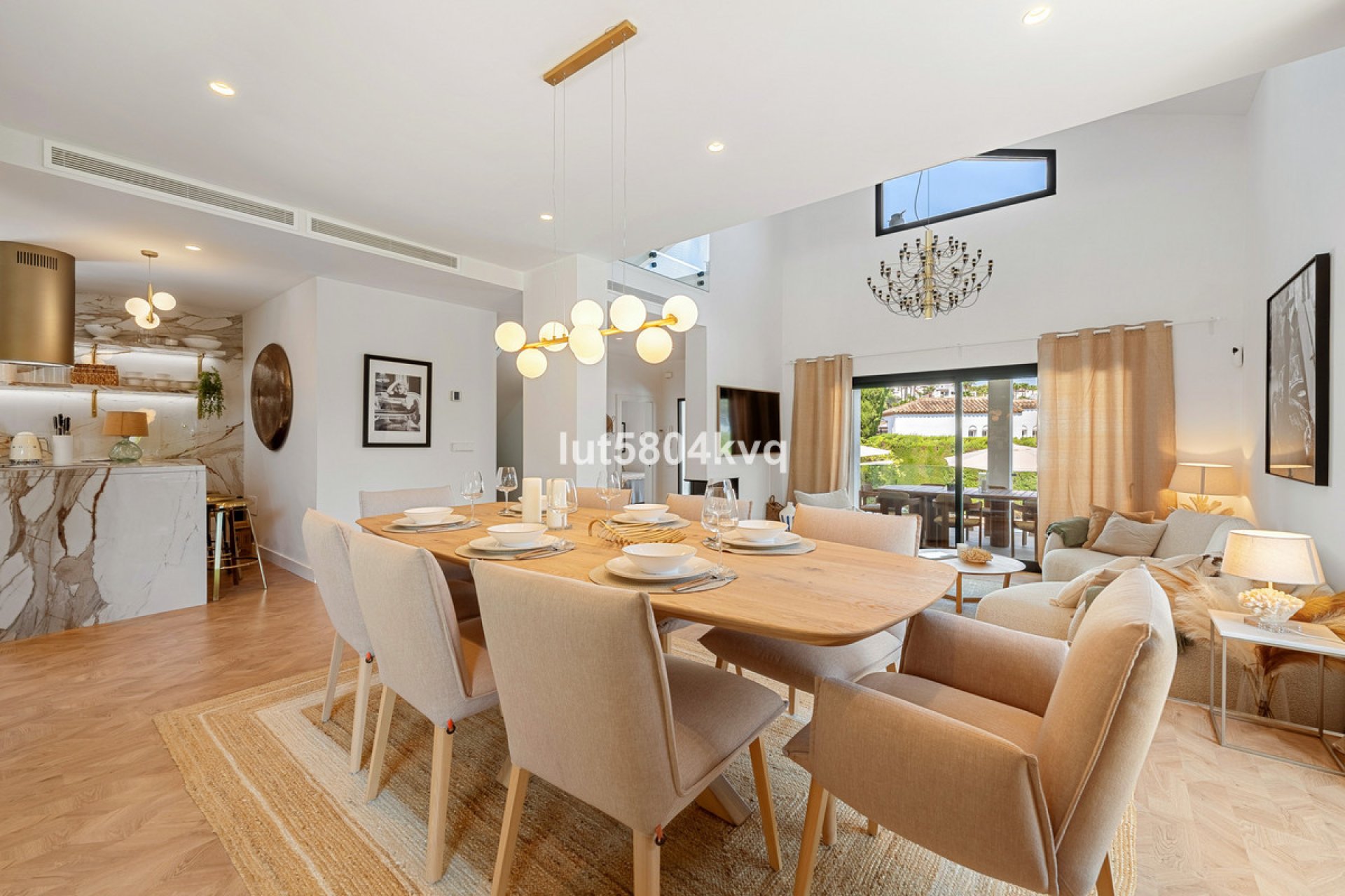 Resale - House - Detached Villa - Marbella - Nueva Andalucia