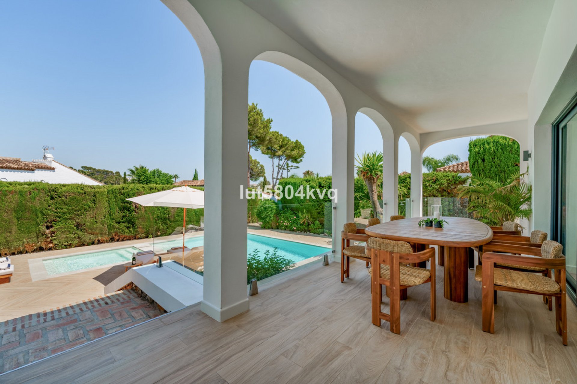 Resale - House - Detached Villa - Marbella - Nueva Andalucia