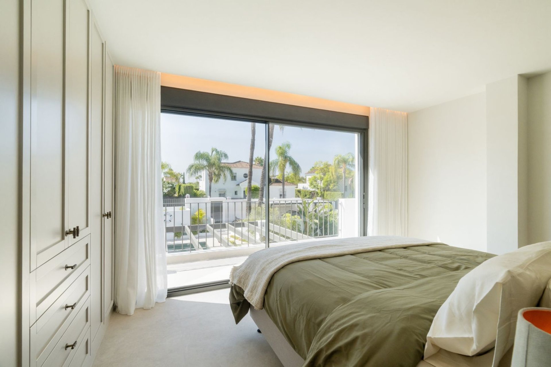 Resale - House - Detached Villa - Marbella - Nueva Andalucia