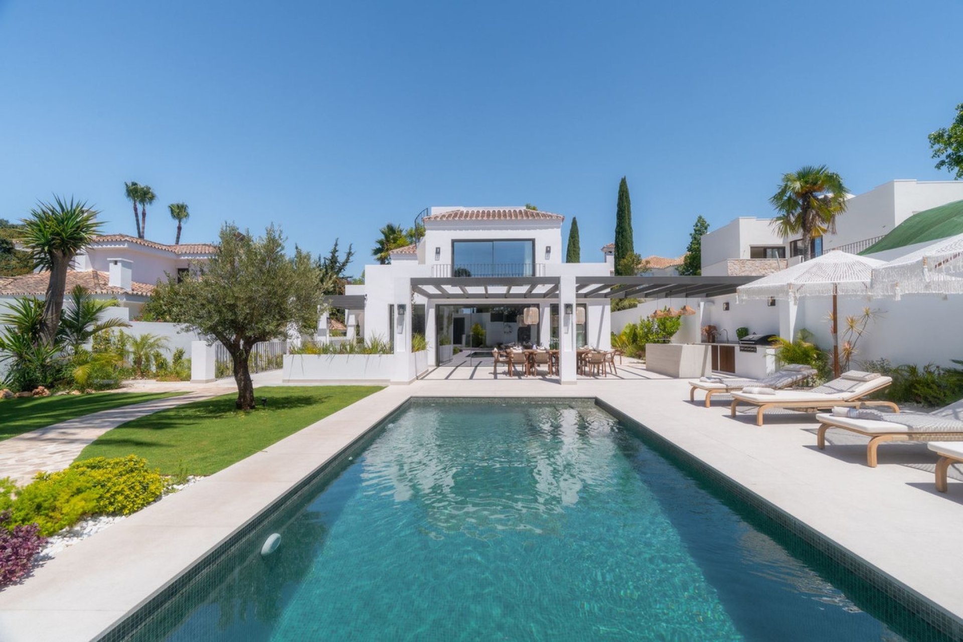 Resale - House - Detached Villa - Marbella - Nueva Andalucia