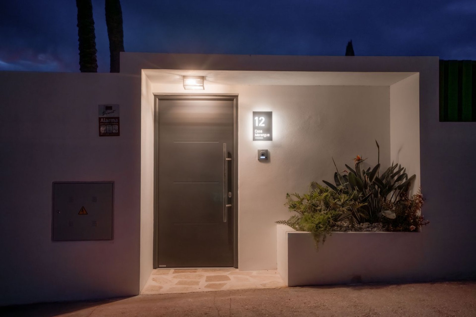 Resale - House - Detached Villa - Marbella - Nueva Andalucia