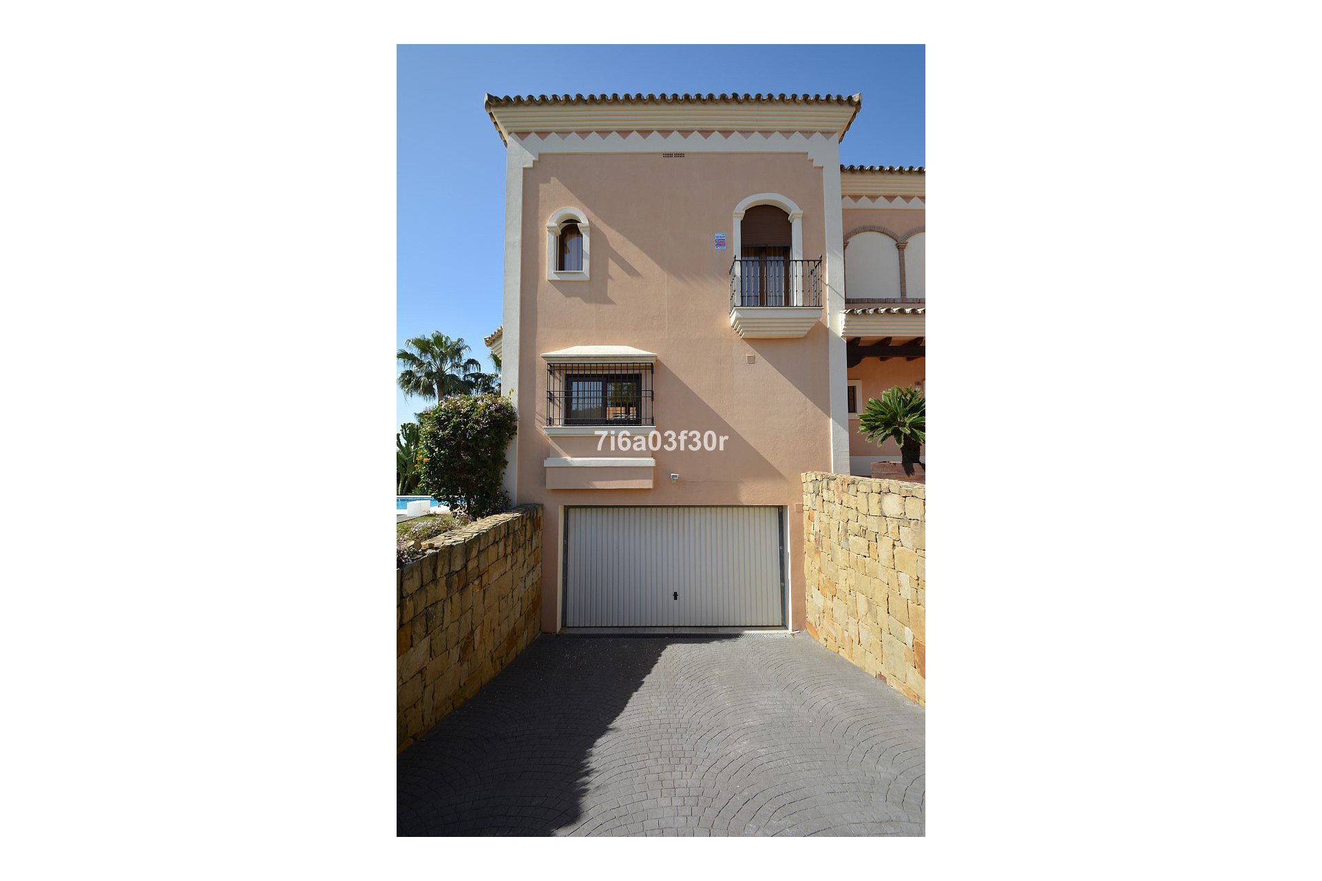 Resale - House - Detached Villa - Marbella - Nueva Andalucia