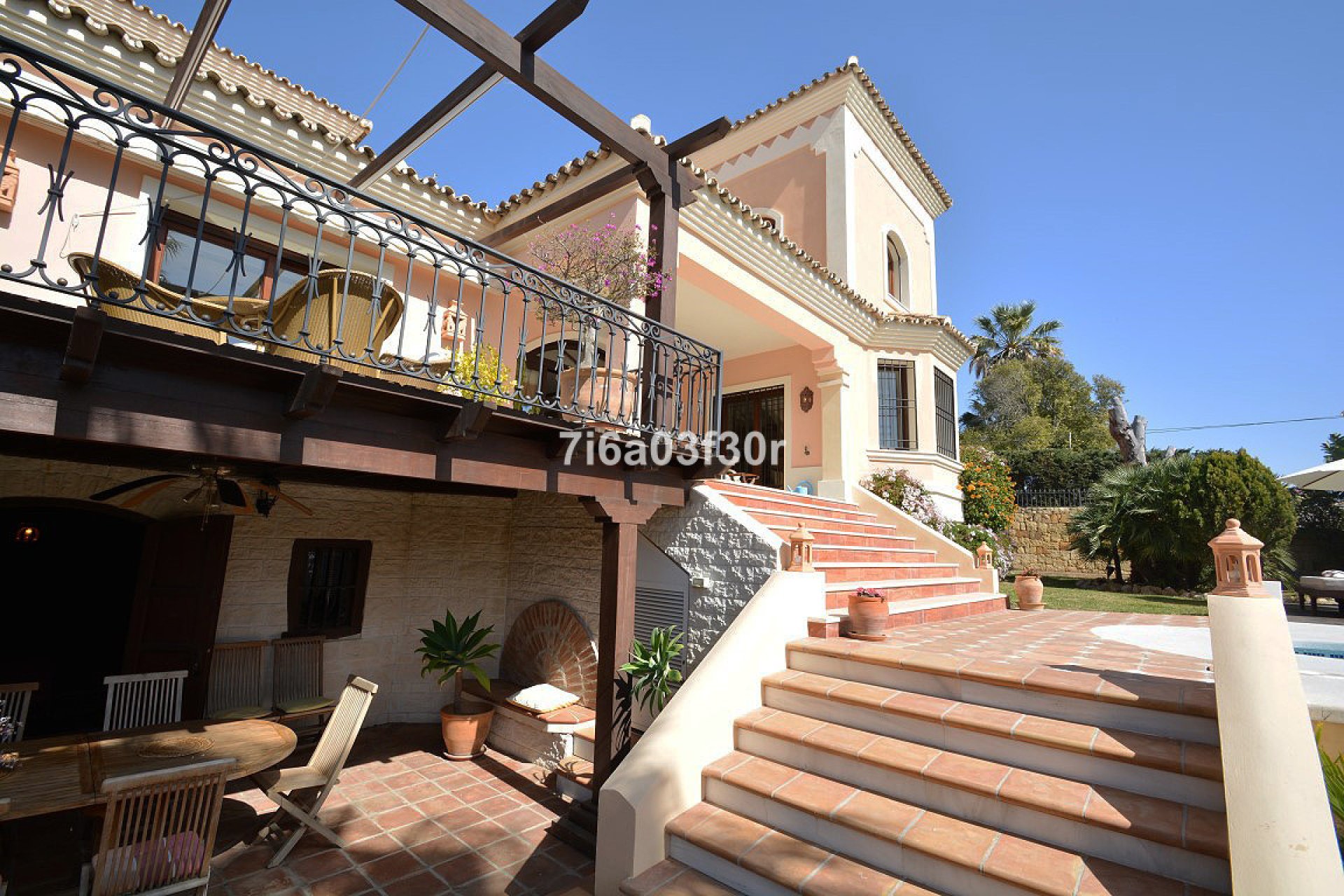 Resale - House - Detached Villa - Marbella - Nueva Andalucia