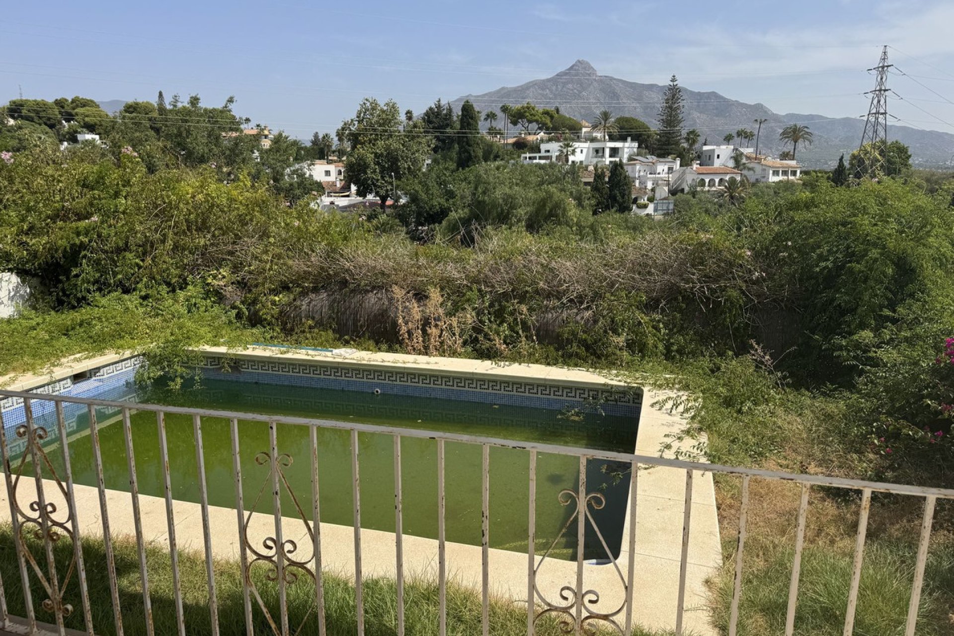 Resale - House - Detached Villa - Marbella - Nueva Andalucia