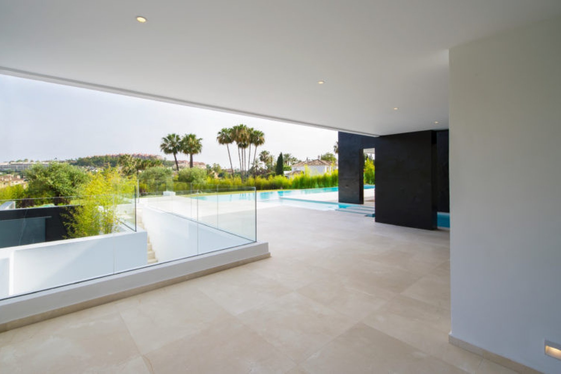 Resale - House - Detached Villa - Marbella - Nueva Andalucia