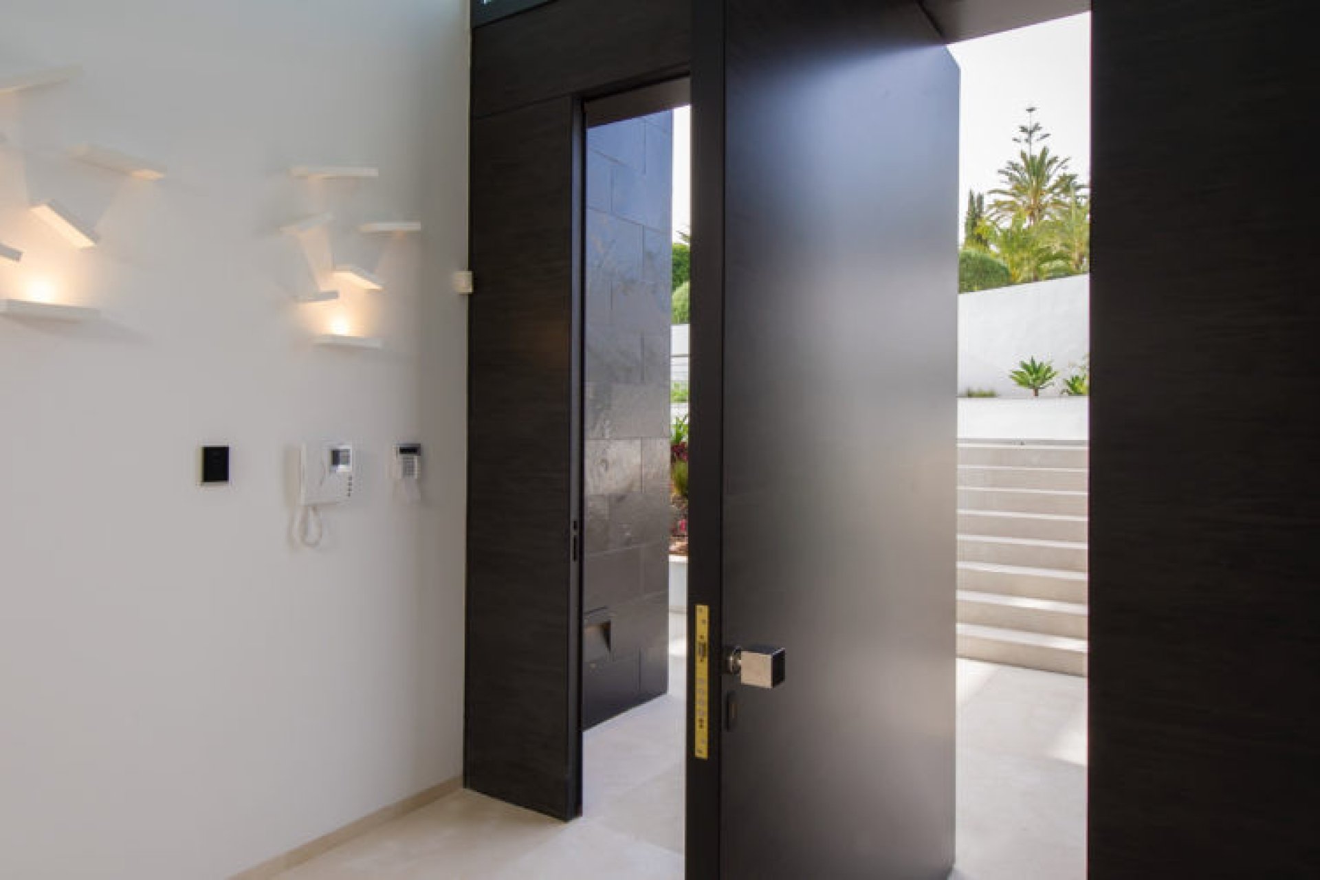 Resale - House - Detached Villa - Marbella - Nueva Andalucia