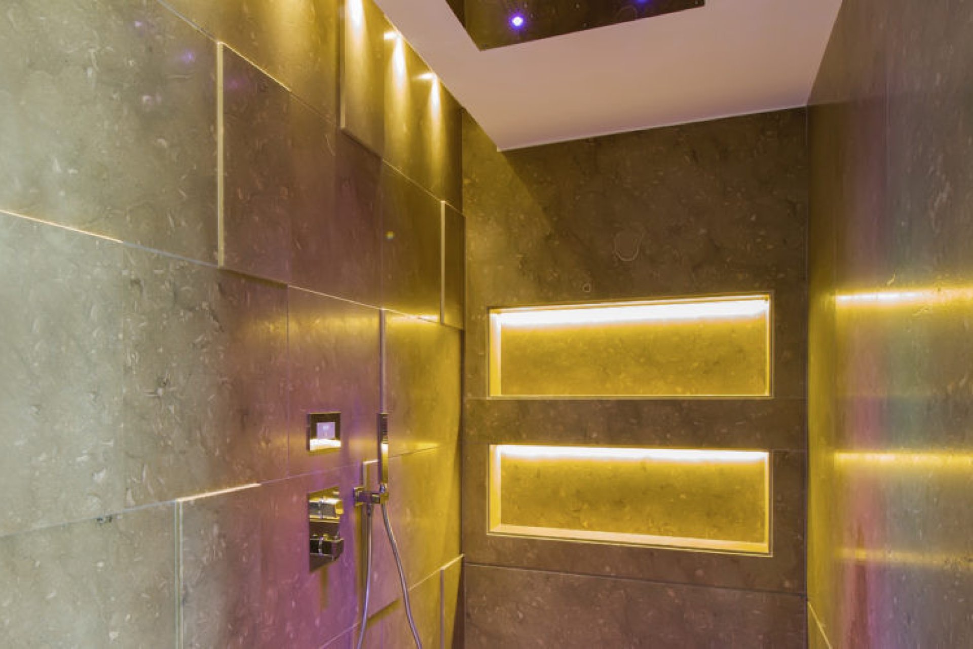 Resale - House - Detached Villa - Marbella - Nueva Andalucia