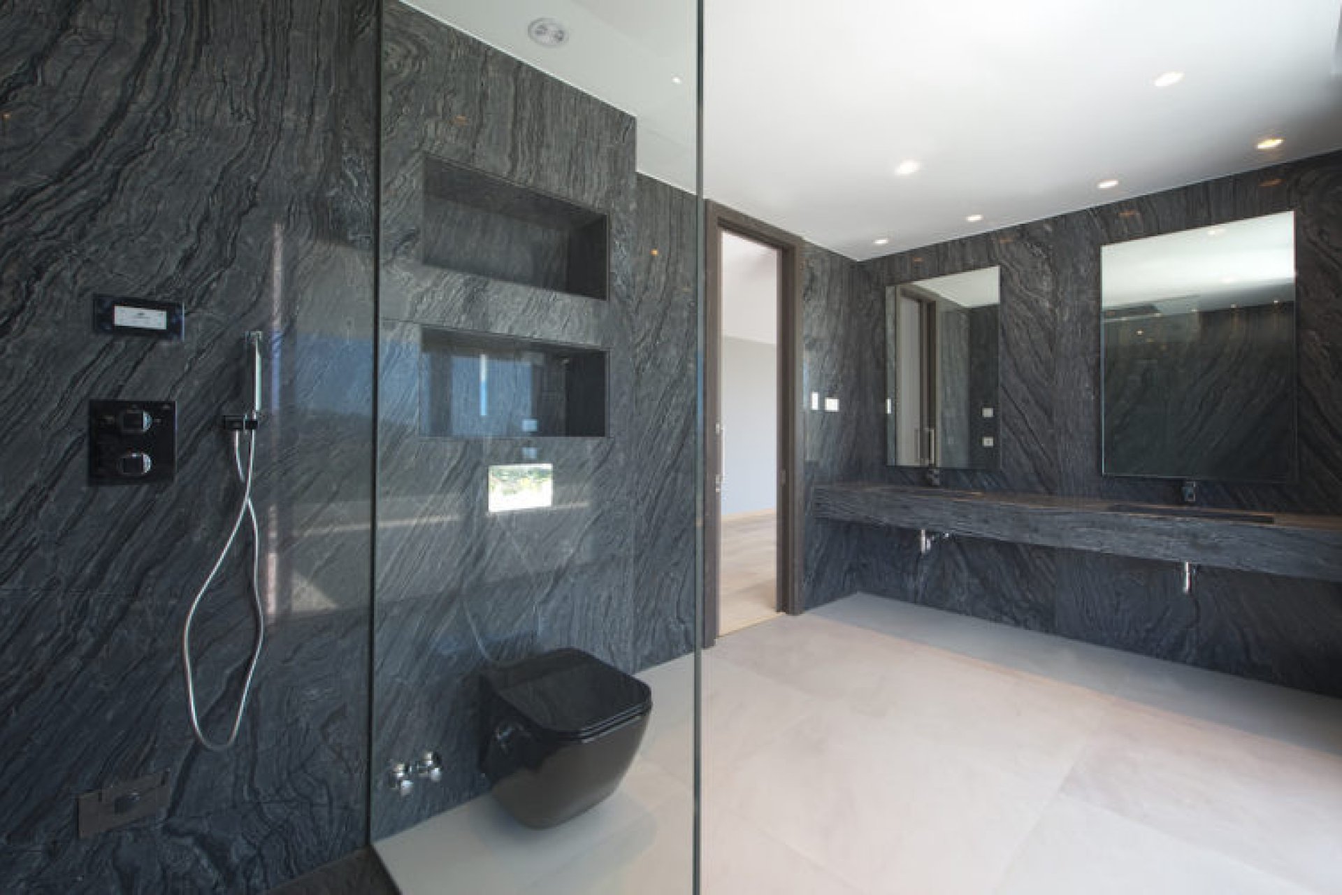 Resale - House - Detached Villa - Marbella - Nueva Andalucia