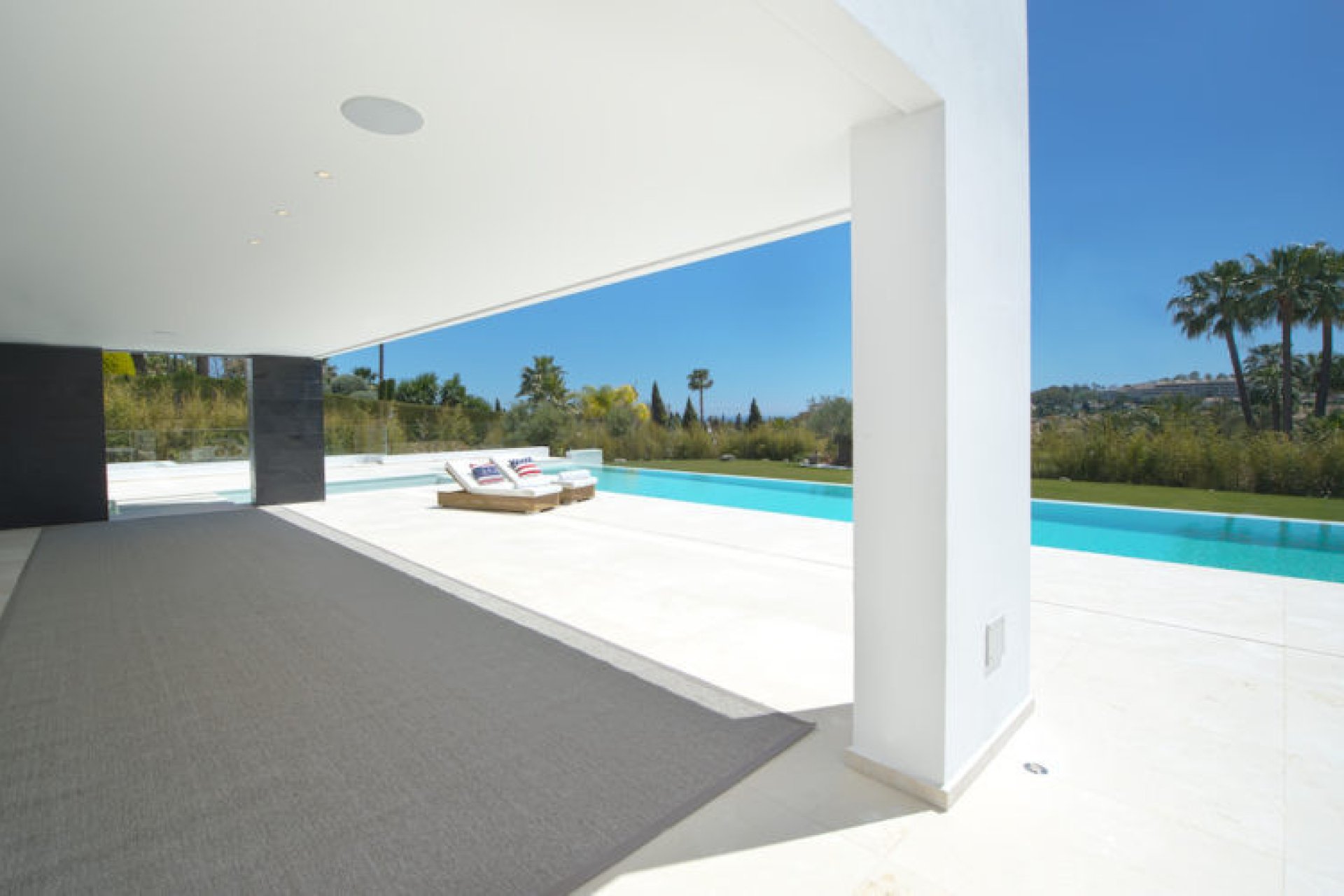 Resale - House - Detached Villa - Marbella - Nueva Andalucia