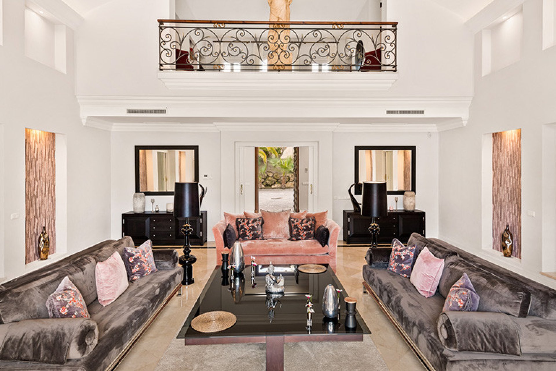 Resale - House - Detached Villa - Marbella - Nueva Andalucia