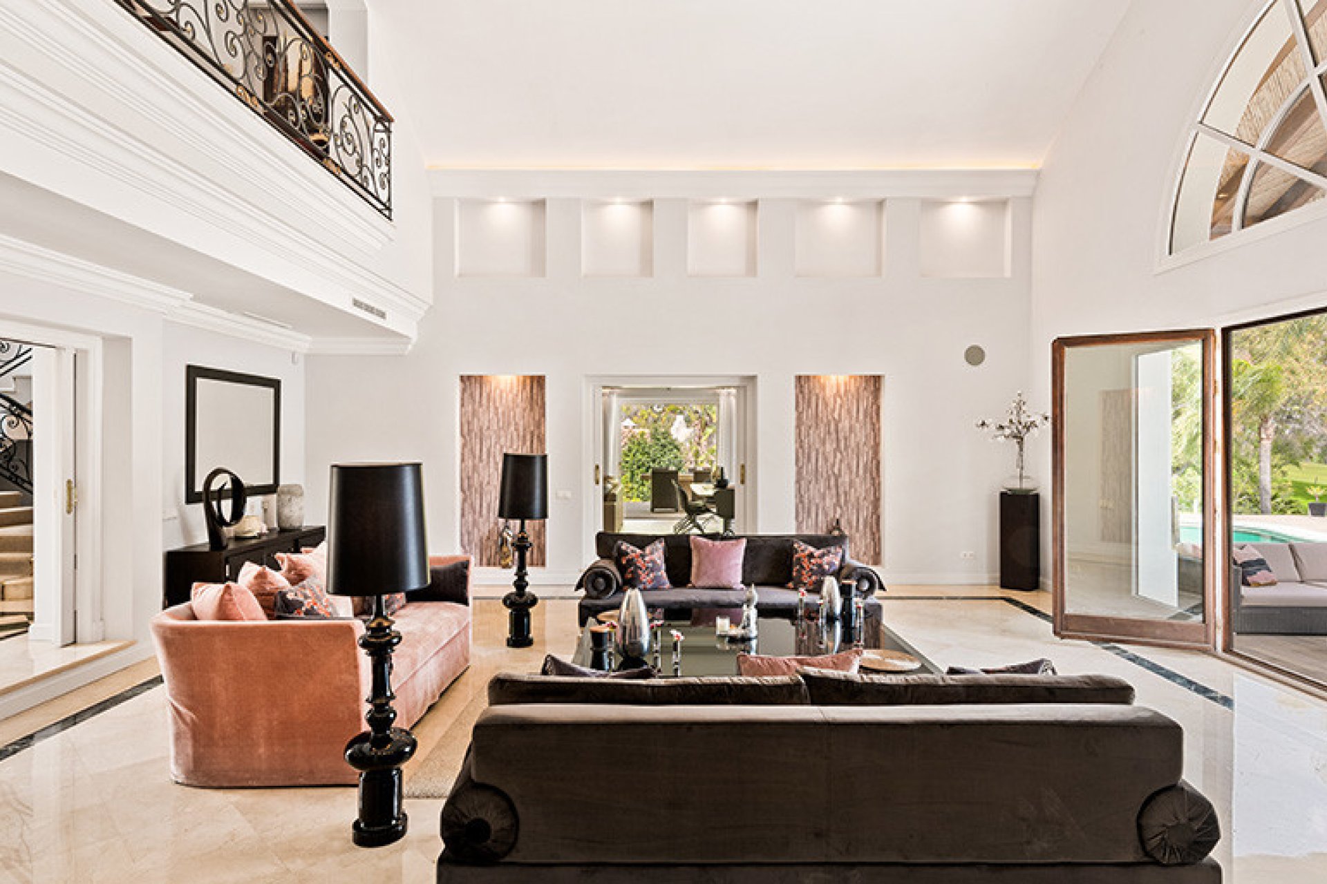 Resale - House - Detached Villa - Marbella - Nueva Andalucia