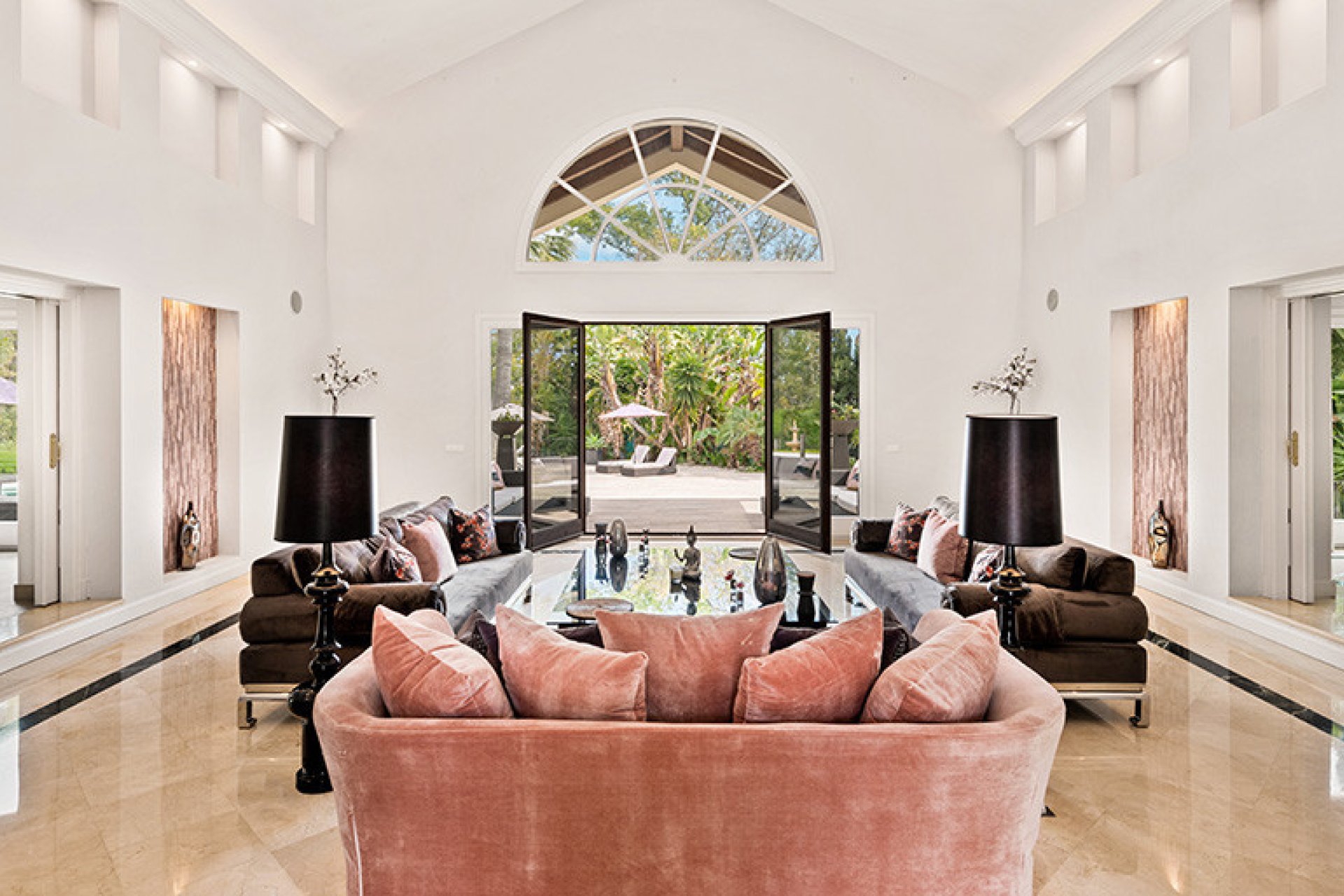 Resale - House - Detached Villa - Marbella - Nueva Andalucia