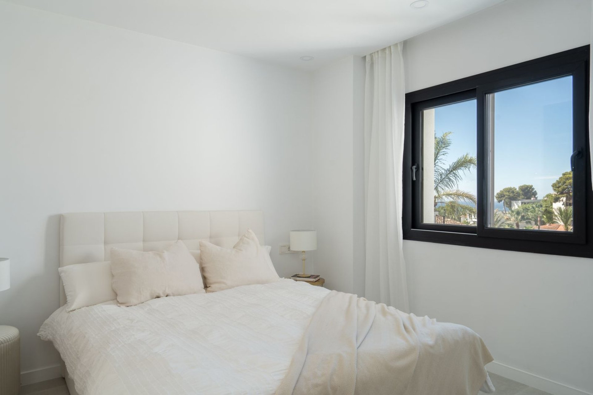 Resale - House - Detached Villa - Marbella - Nueva Andalucia