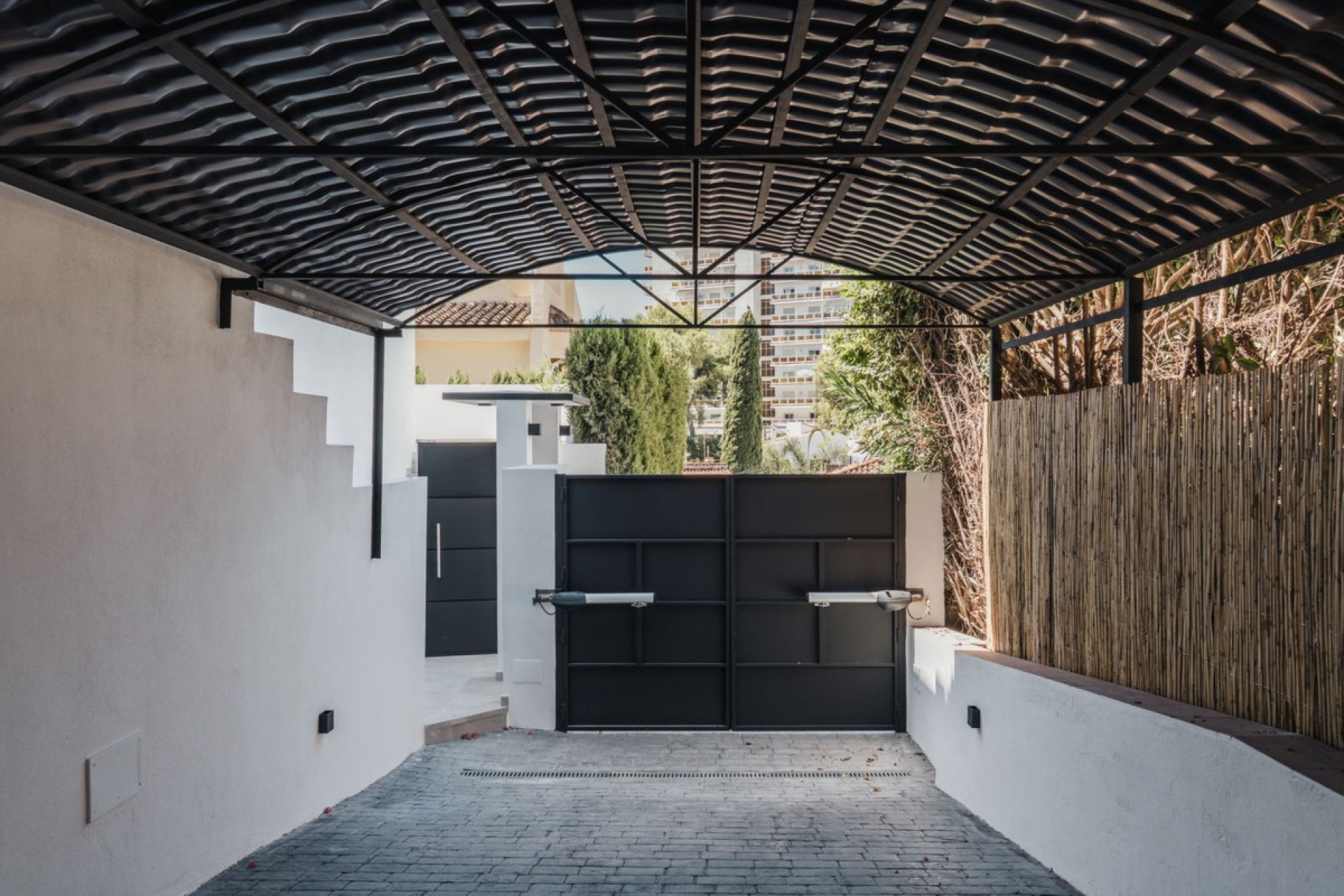 Resale - House - Detached Villa - Marbella - Nueva Andalucia