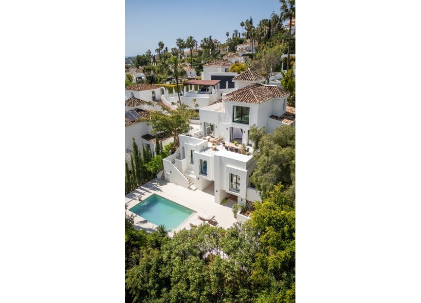 Resale - House - Detached Villa - Marbella - Nueva Andalucia